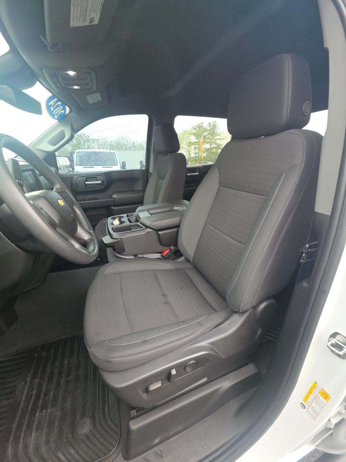 2024 Chevrolet Silverado 1500 Custom AWD