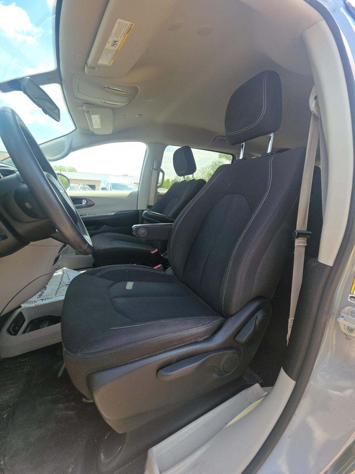 CHRYSLER VOYAGER - 2