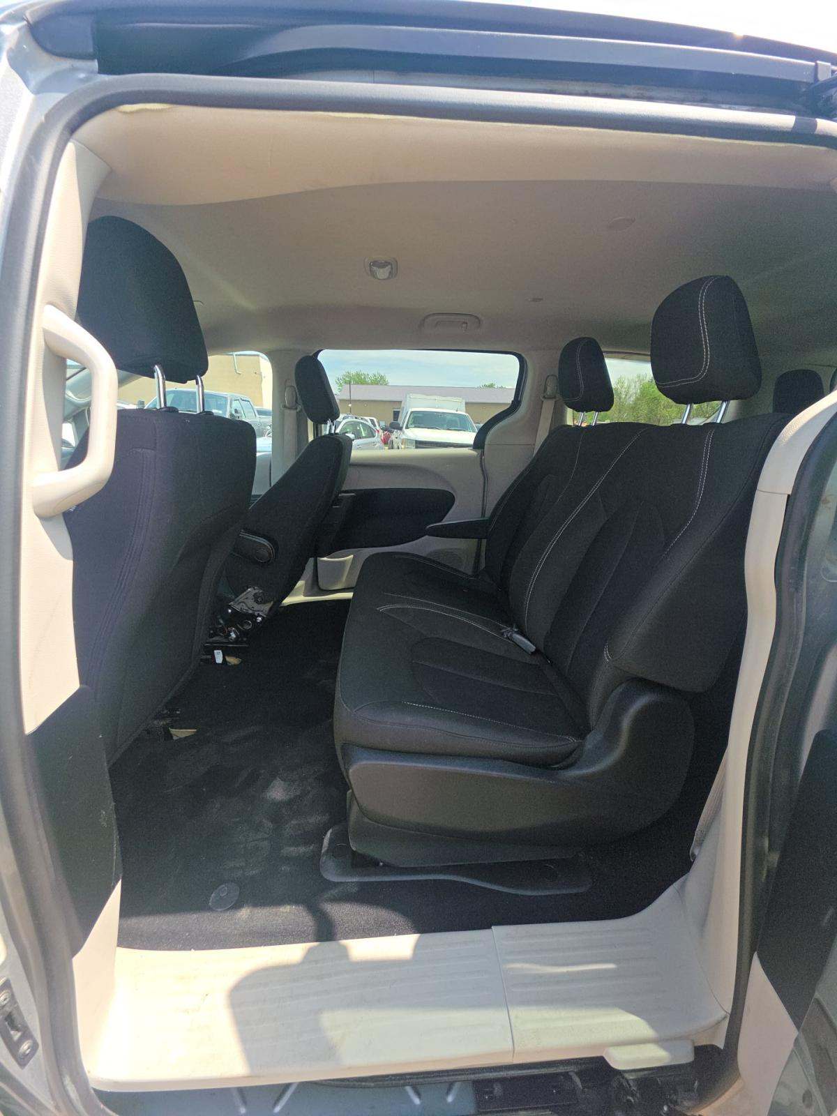 CHRYSLER VOYAGER - 9