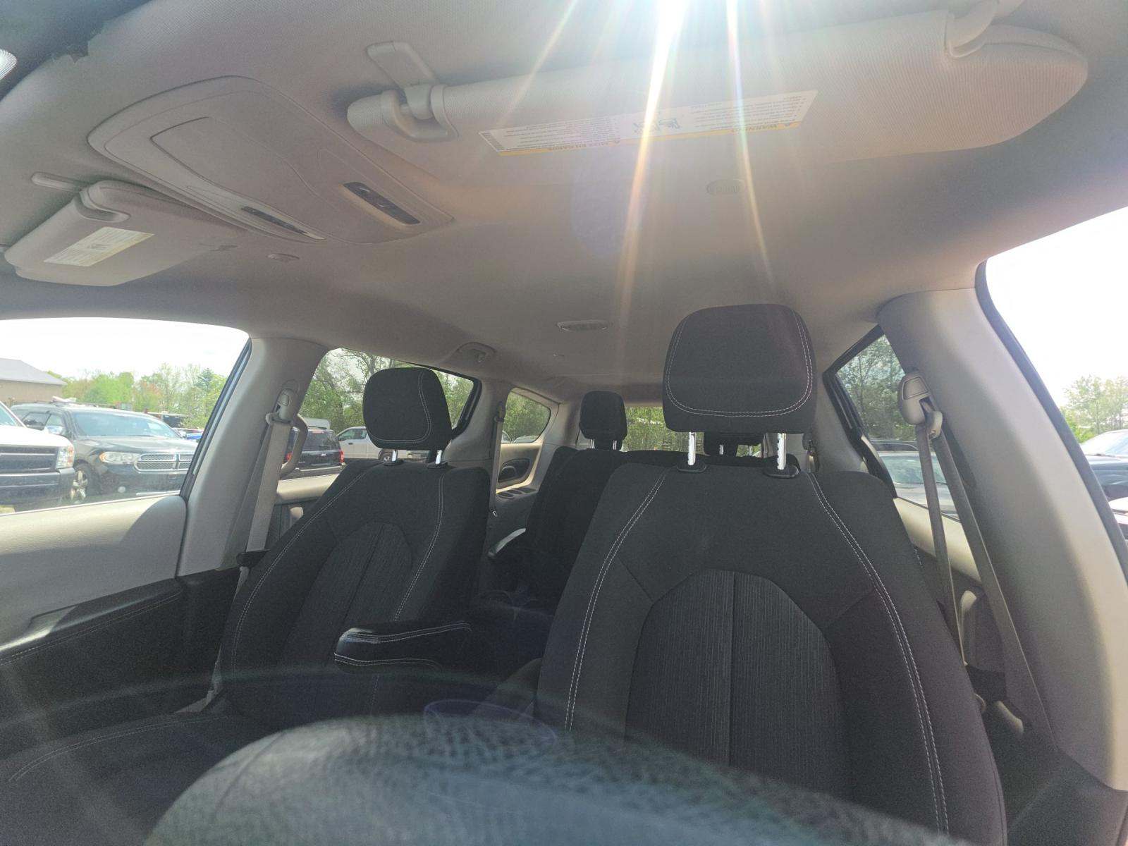 CHRYSLER VOYAGER - 7