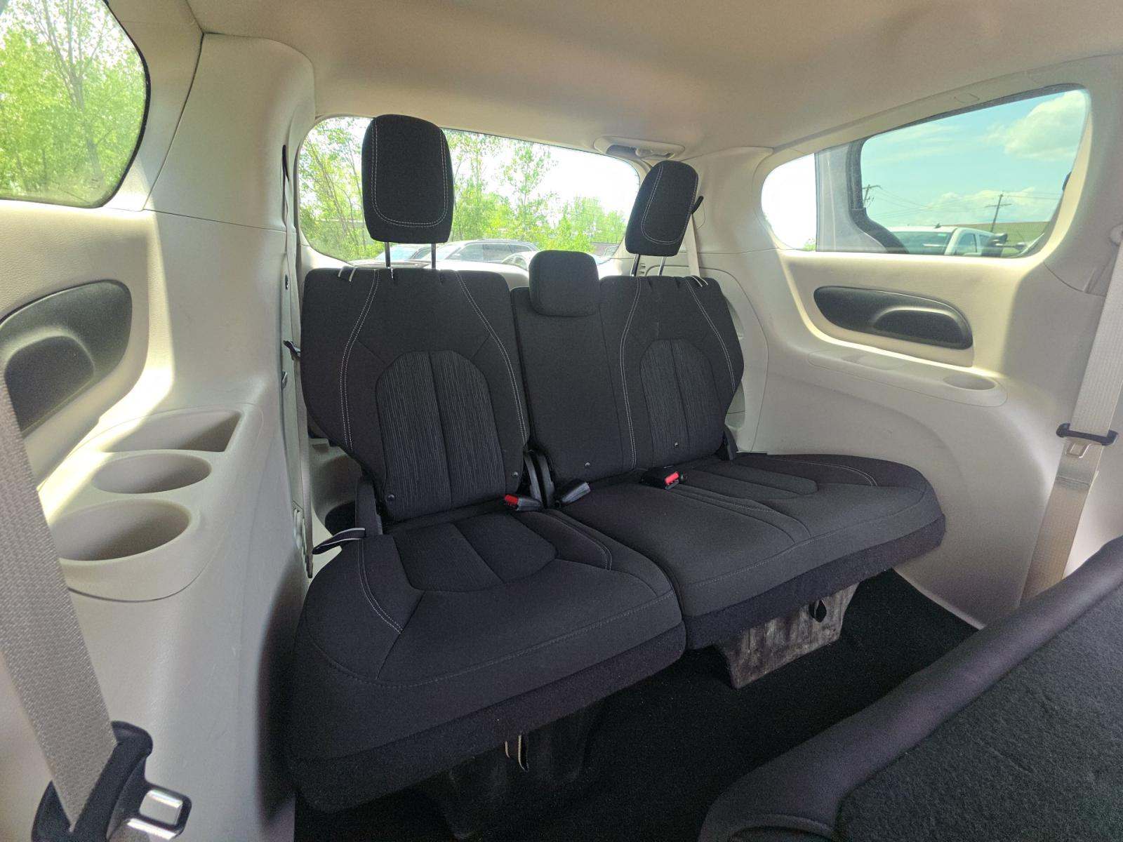 CHRYSLER VOYAGER - 10