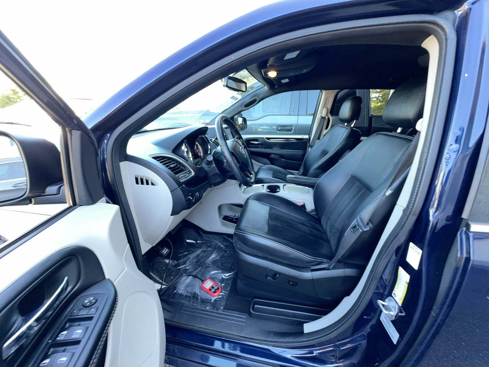 2017 Dodge Grand Caravan SXT FWD