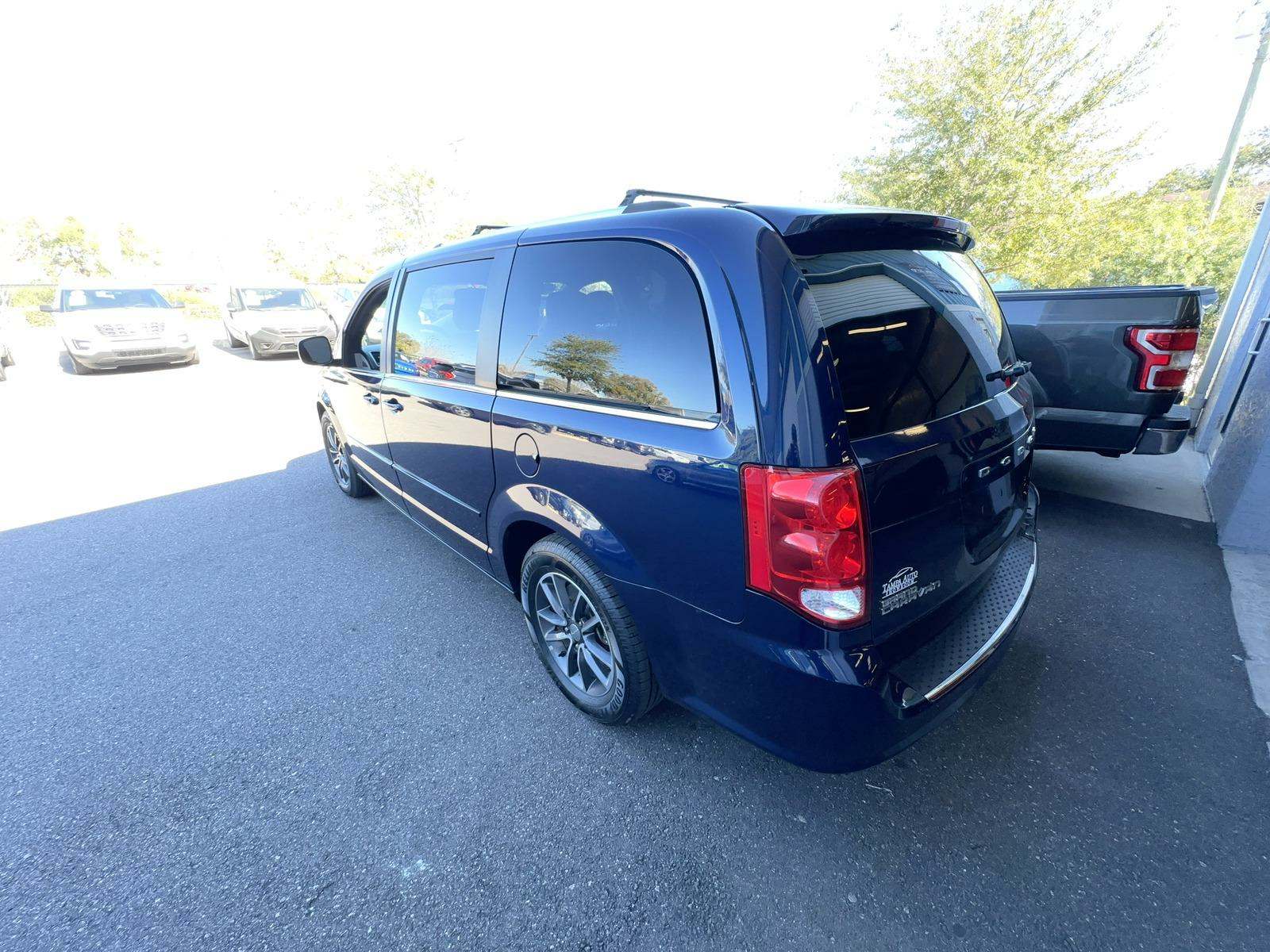 2017 Dodge Grand Caravan SXT FWD