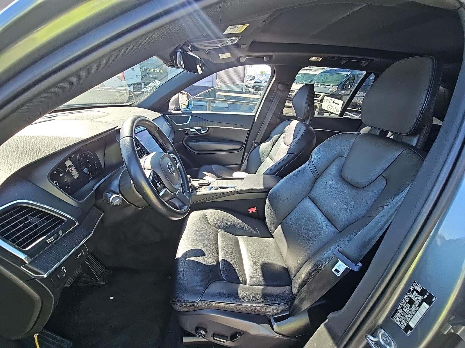 2020 Volvo XC90 T6 Momentum AWD