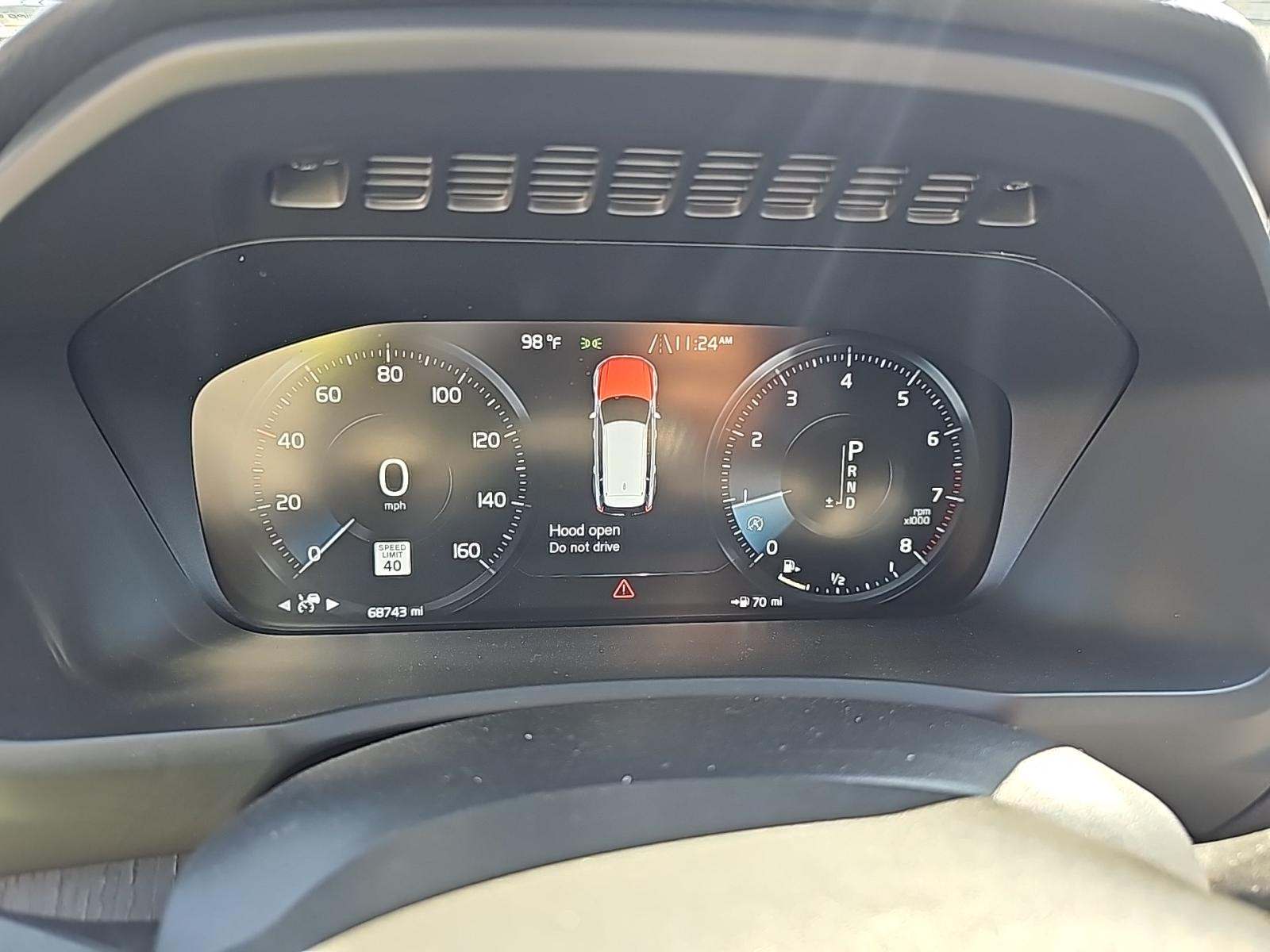 2020 Volvo XC90 T6 Momentum AWD