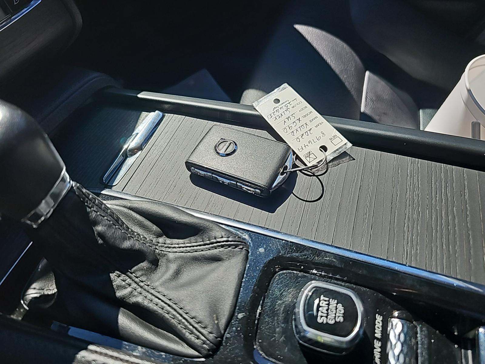 2020 Volvo XC90 T6 Momentum AWD