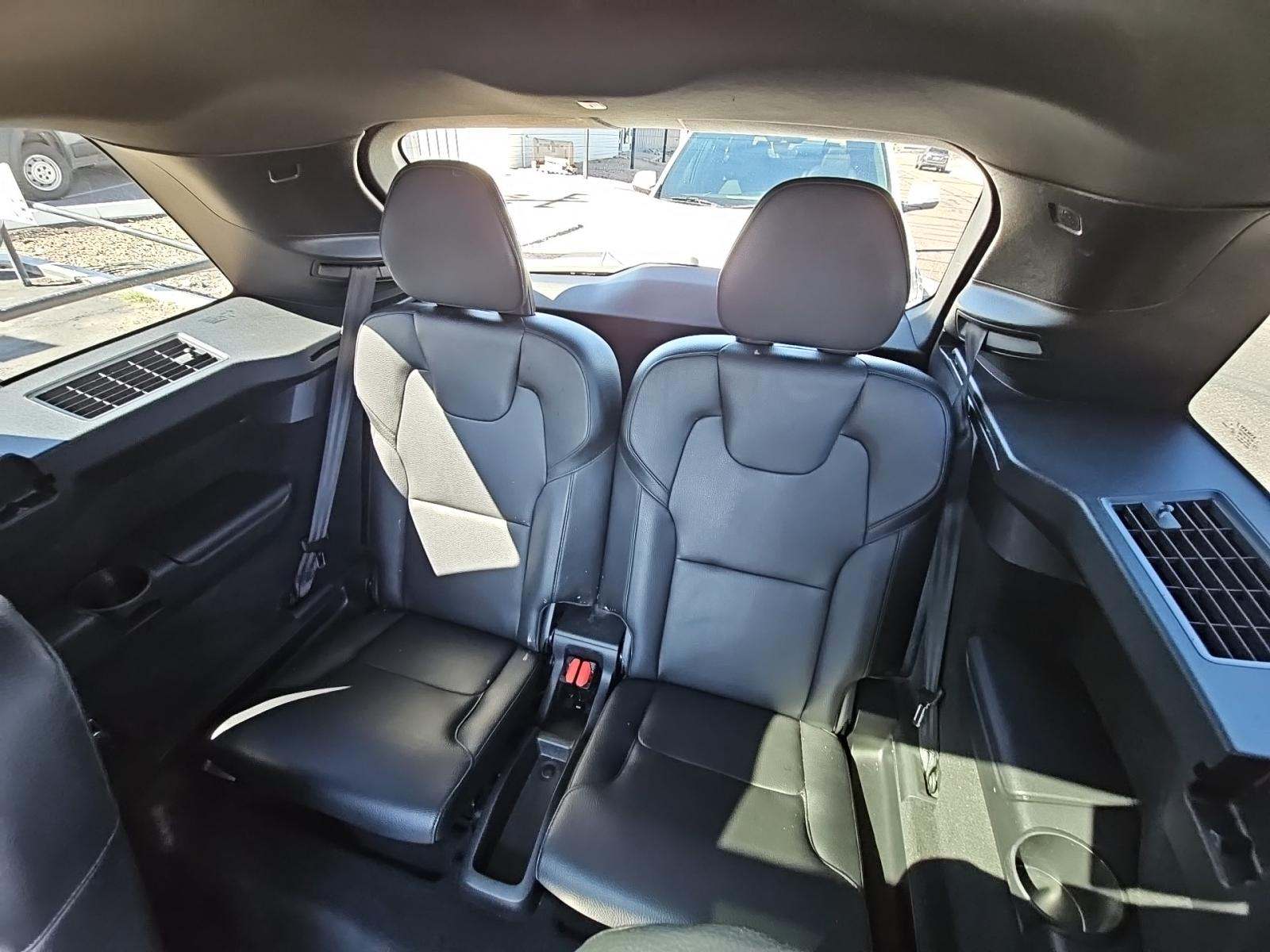 2020 Volvo XC90 T6 Momentum AWD