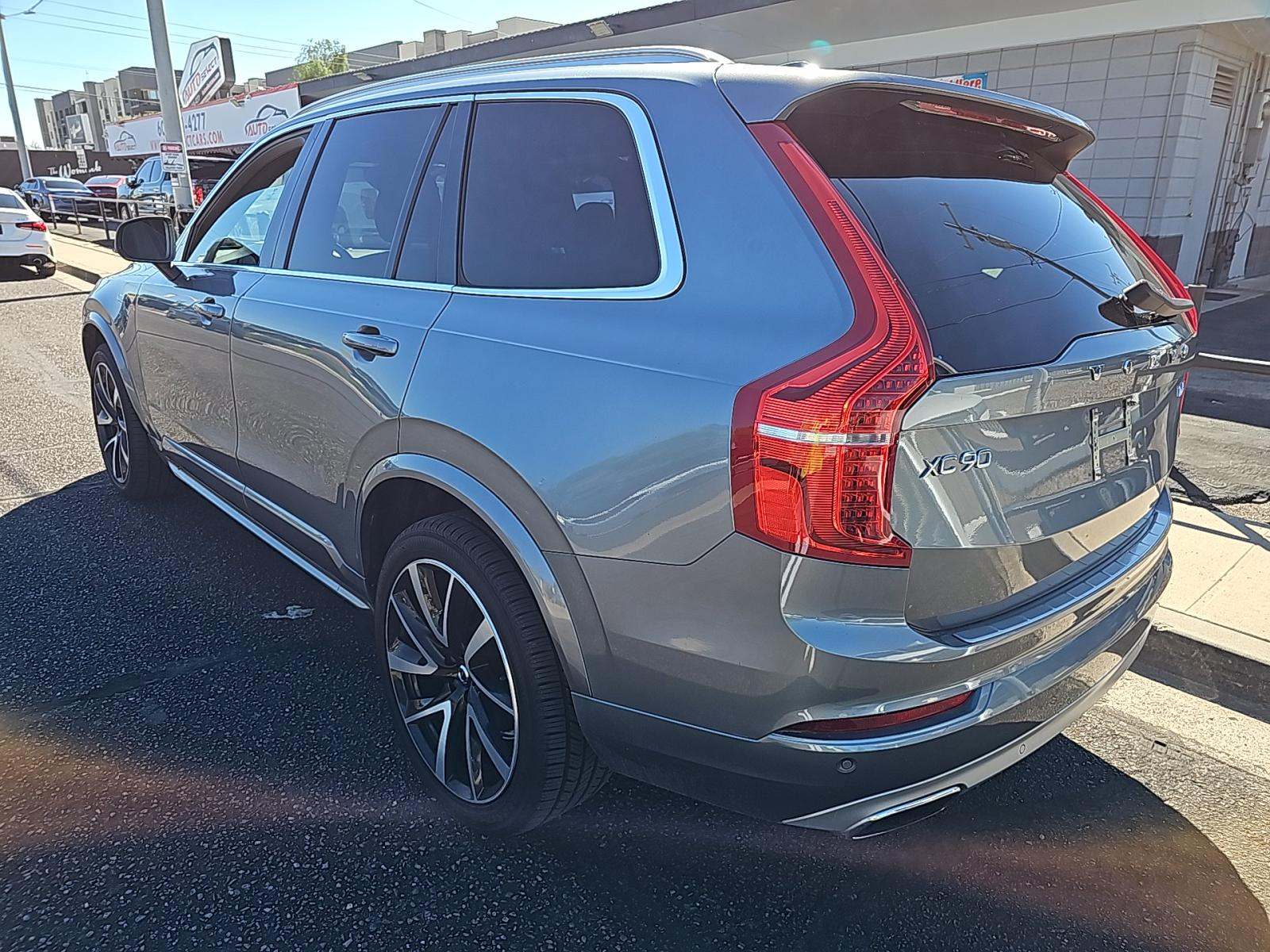 2020 Volvo XC90 T6 Momentum AWD