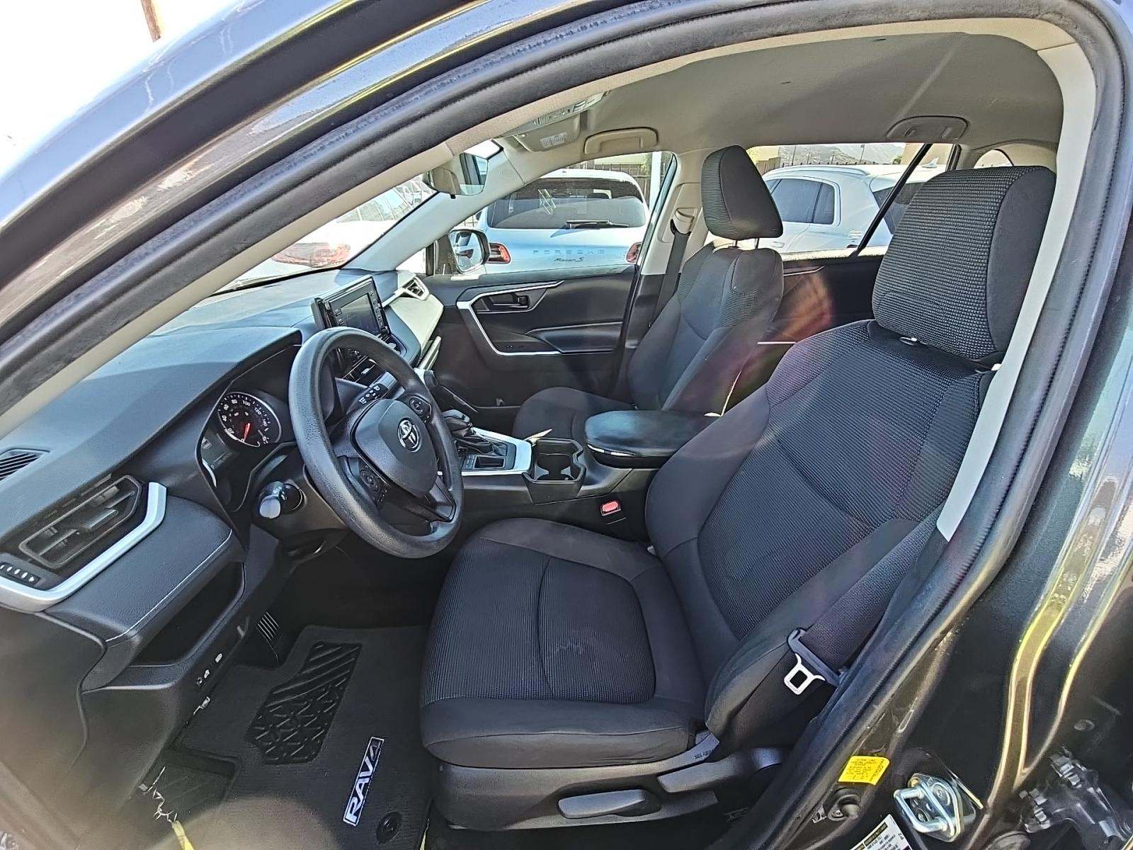 2021 Toyota RAV4 LE FWD