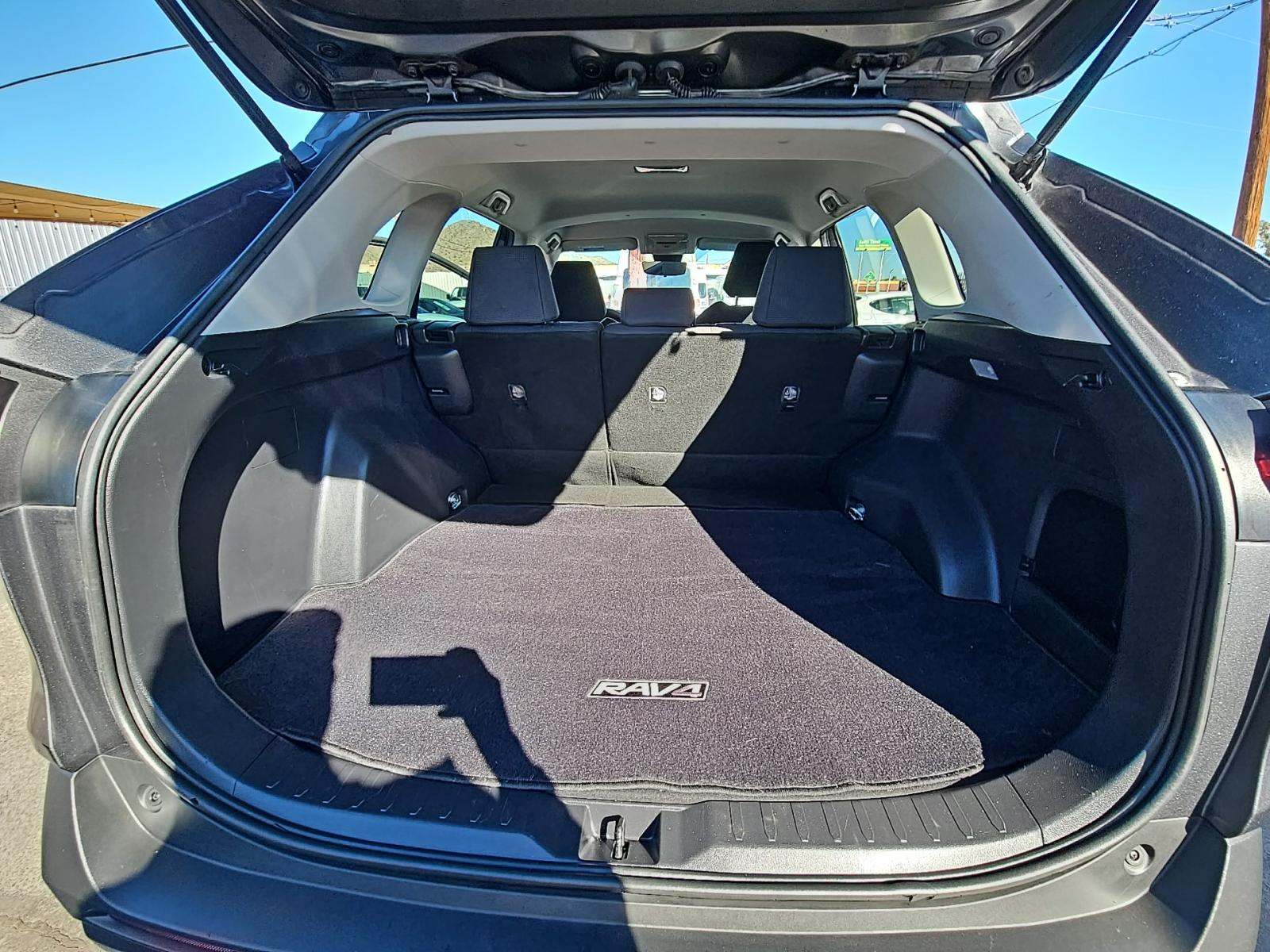 2021 Toyota RAV4 LE FWD