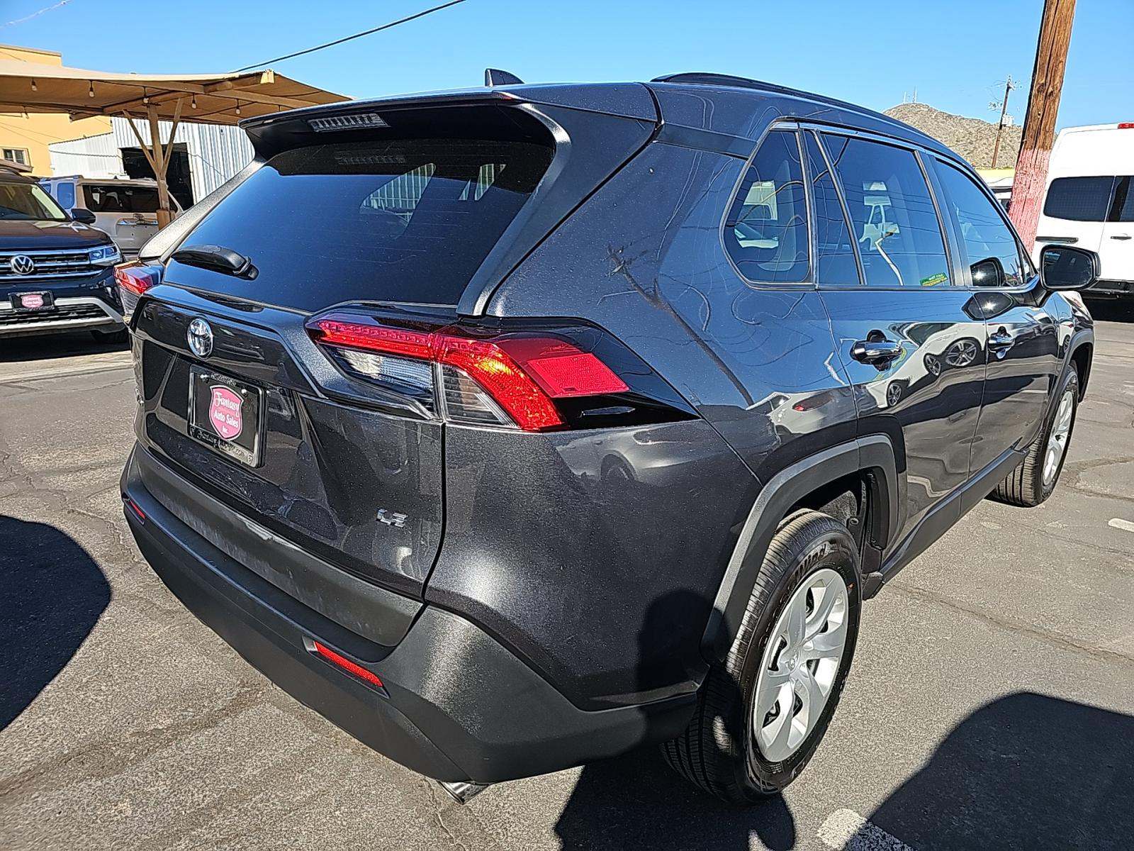 2021 Toyota RAV4 LE FWD