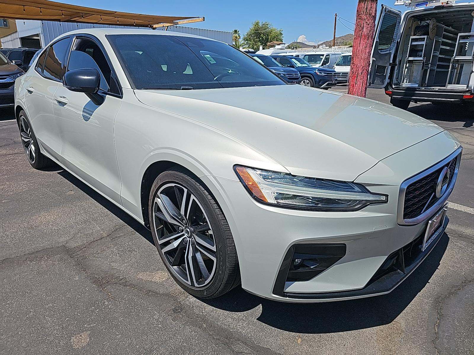 2019 Volvo S60 T5 R-Design FWD