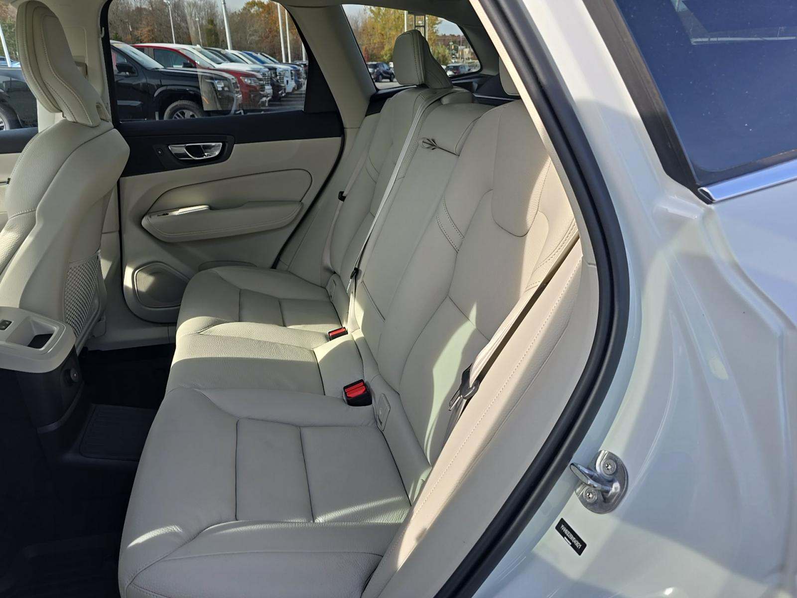 2022 Volvo XC60 Recharge T8 Inscription Expression AWD