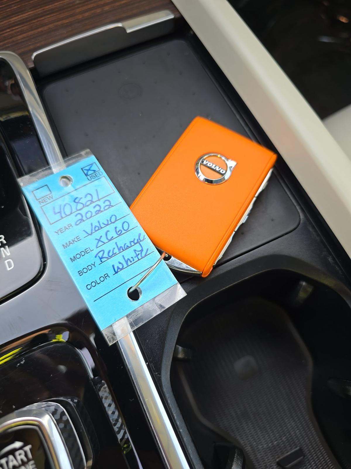 2022 Volvo XC60 Recharge T8 Inscription Expression AWD