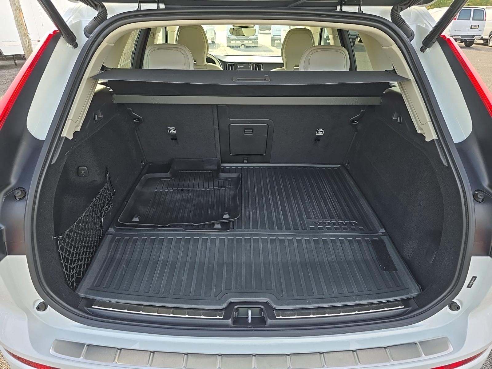 2022 Volvo XC60 Recharge T8 Inscription Expression AWD