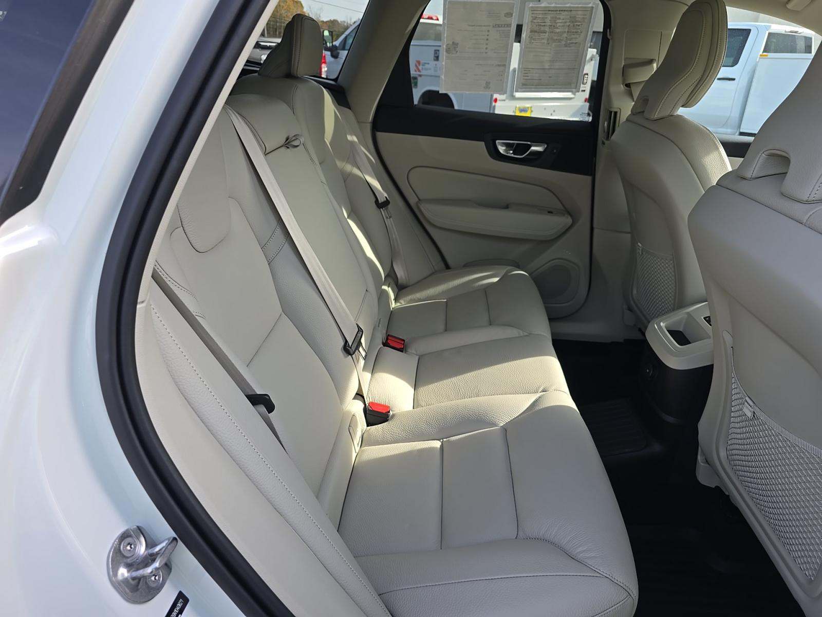 2022 Volvo XC60 Recharge T8 Inscription Expression AWD