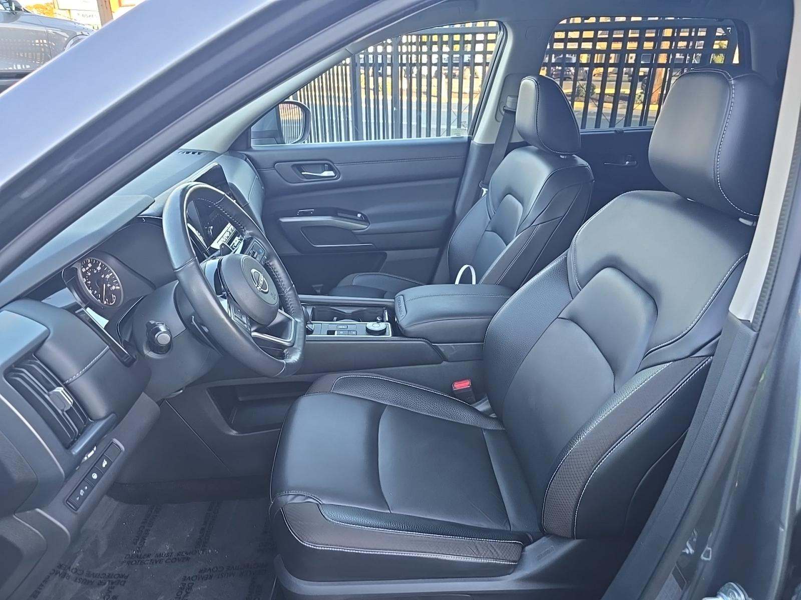 2022 Nissan Pathfinder SL AWD