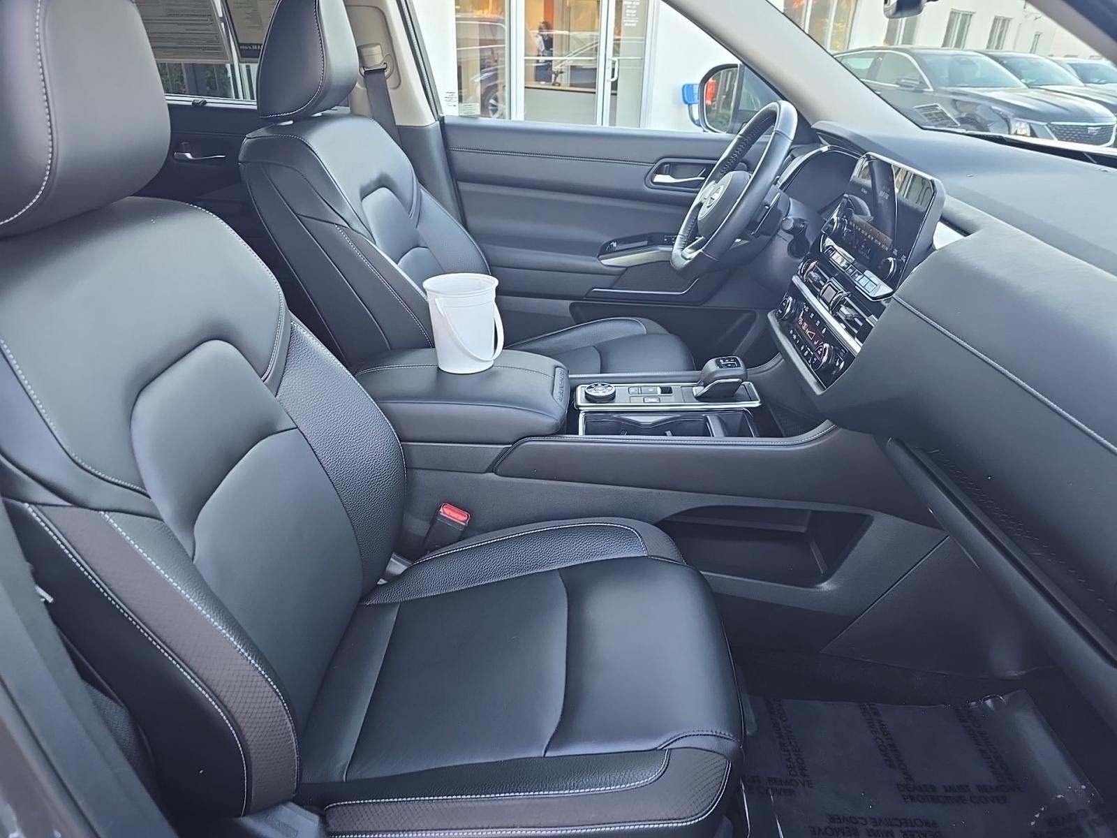 2022 Nissan Pathfinder SL AWD