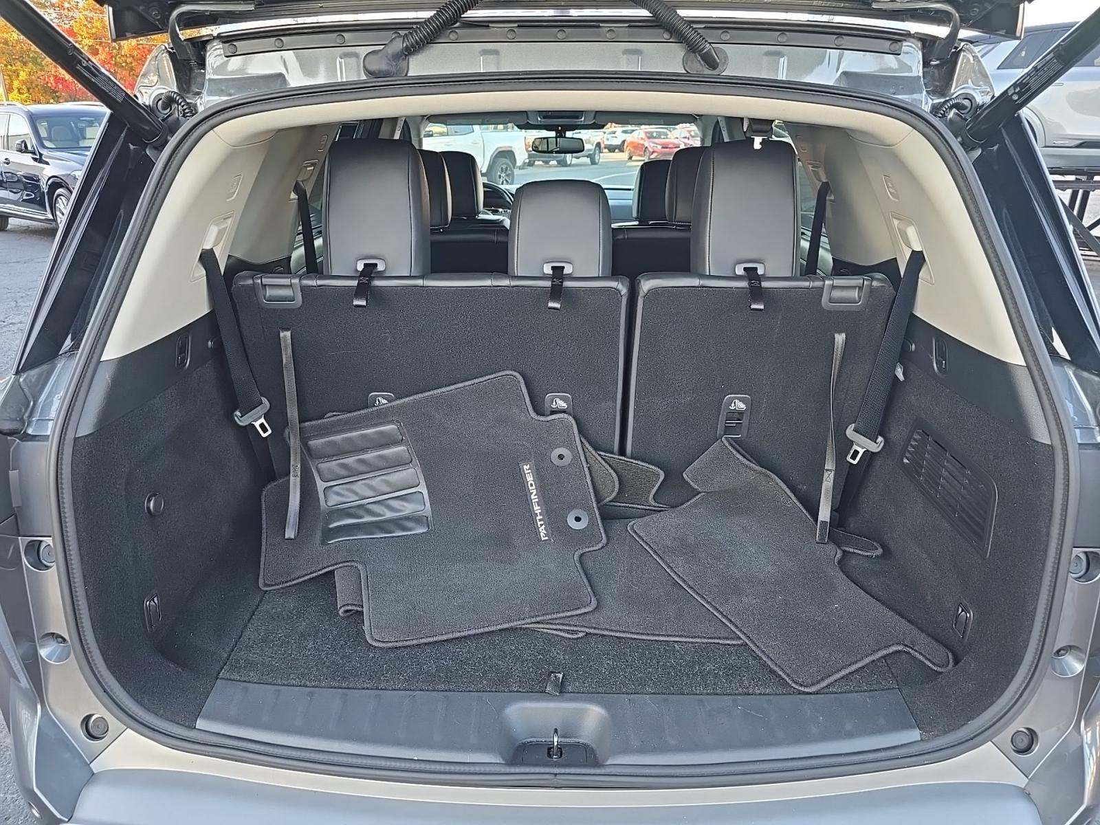 2022 Nissan Pathfinder SL AWD