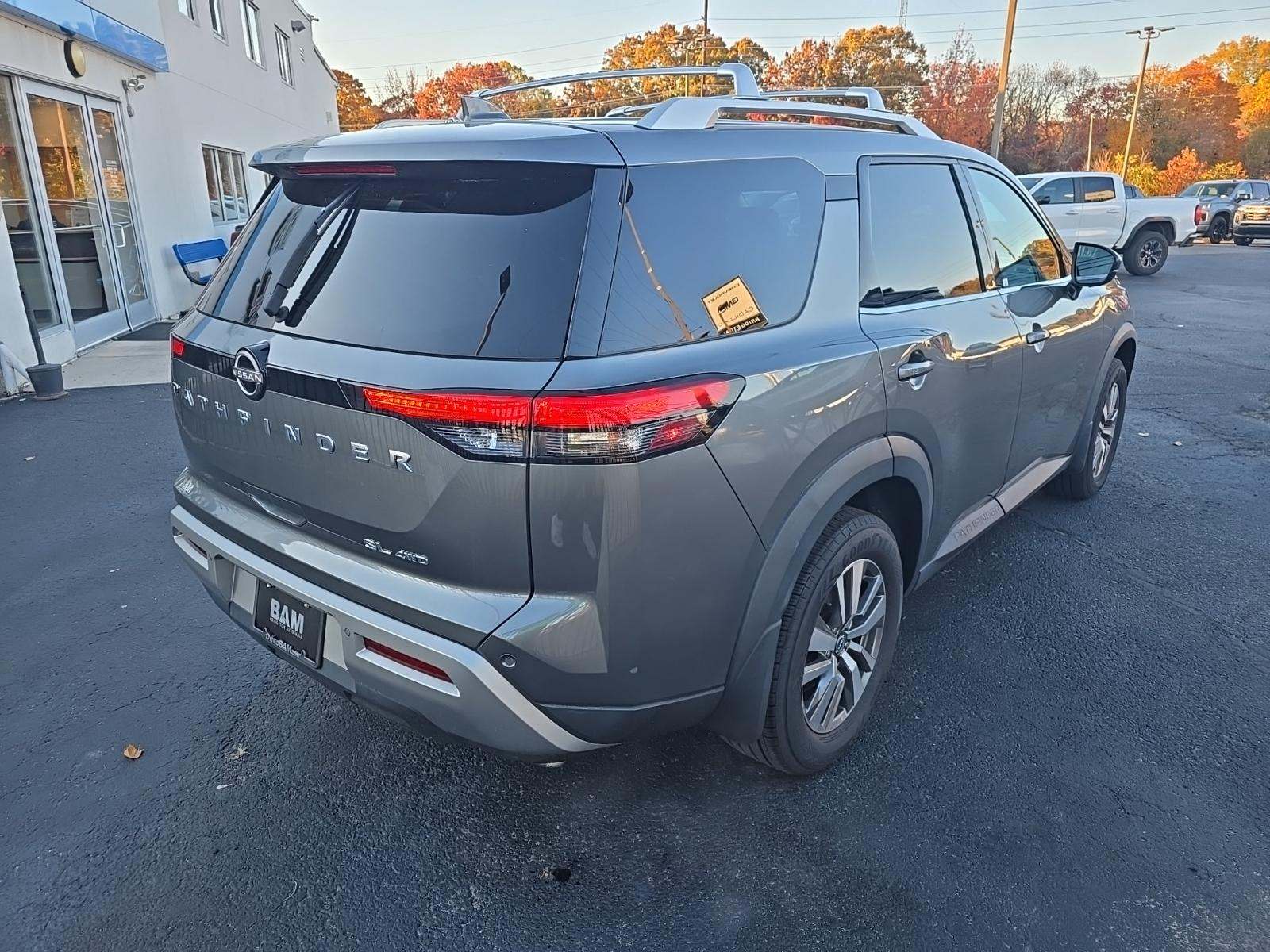 2022 Nissan Pathfinder SL AWD