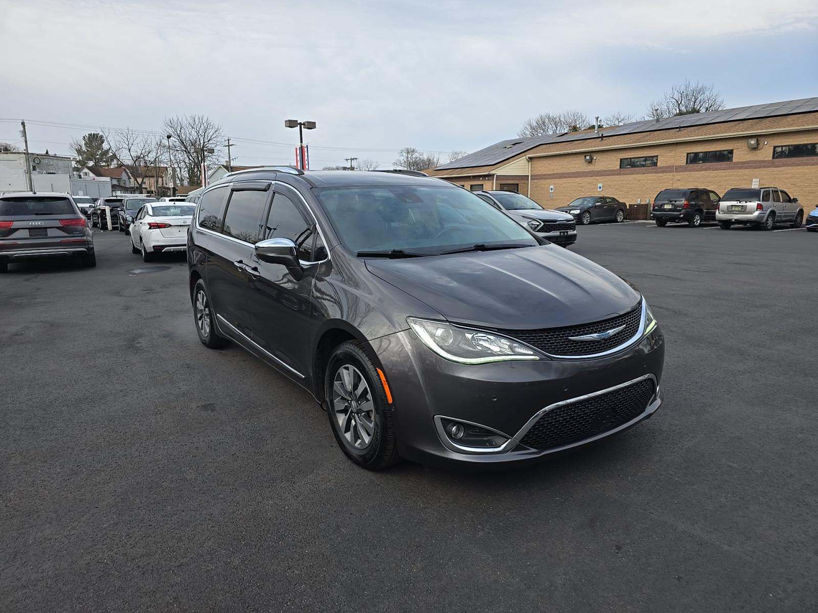 2020 Chrysler Pacifica Hybrid Limited FWD