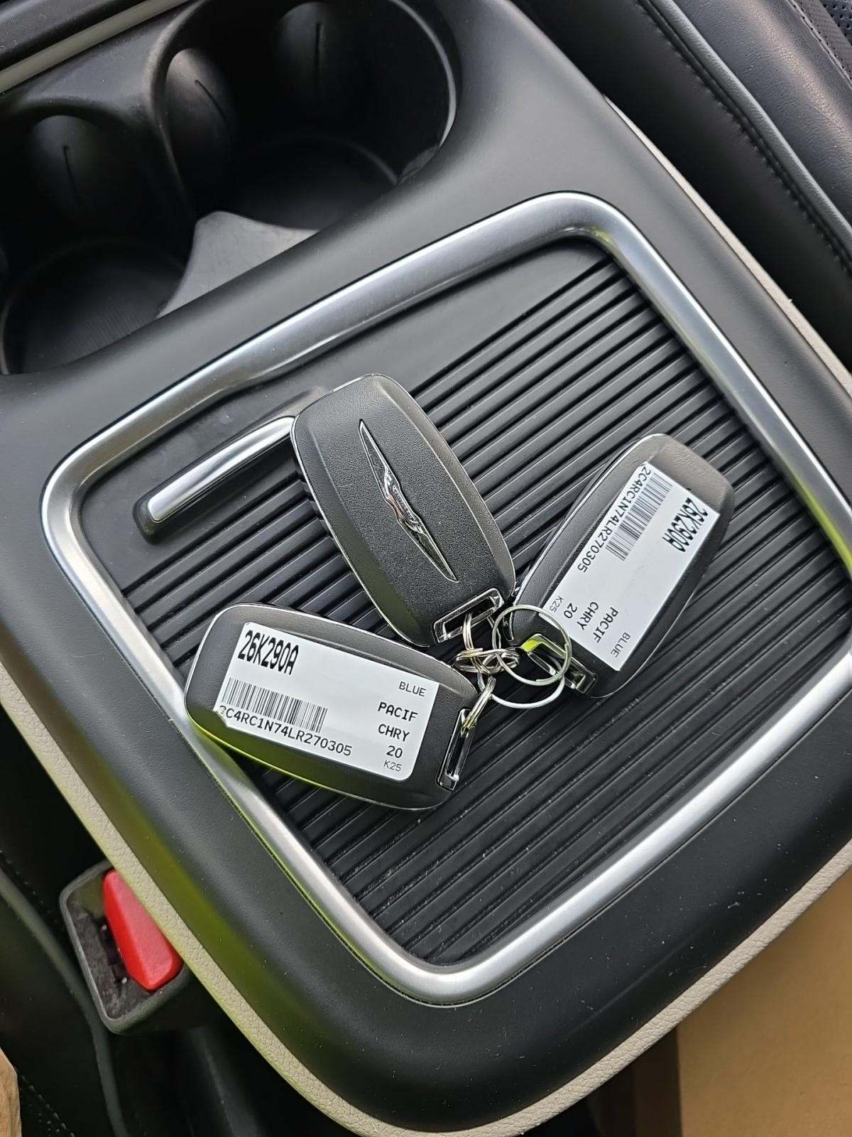 2020 Chrysler Pacifica Hybrid Limited FWD