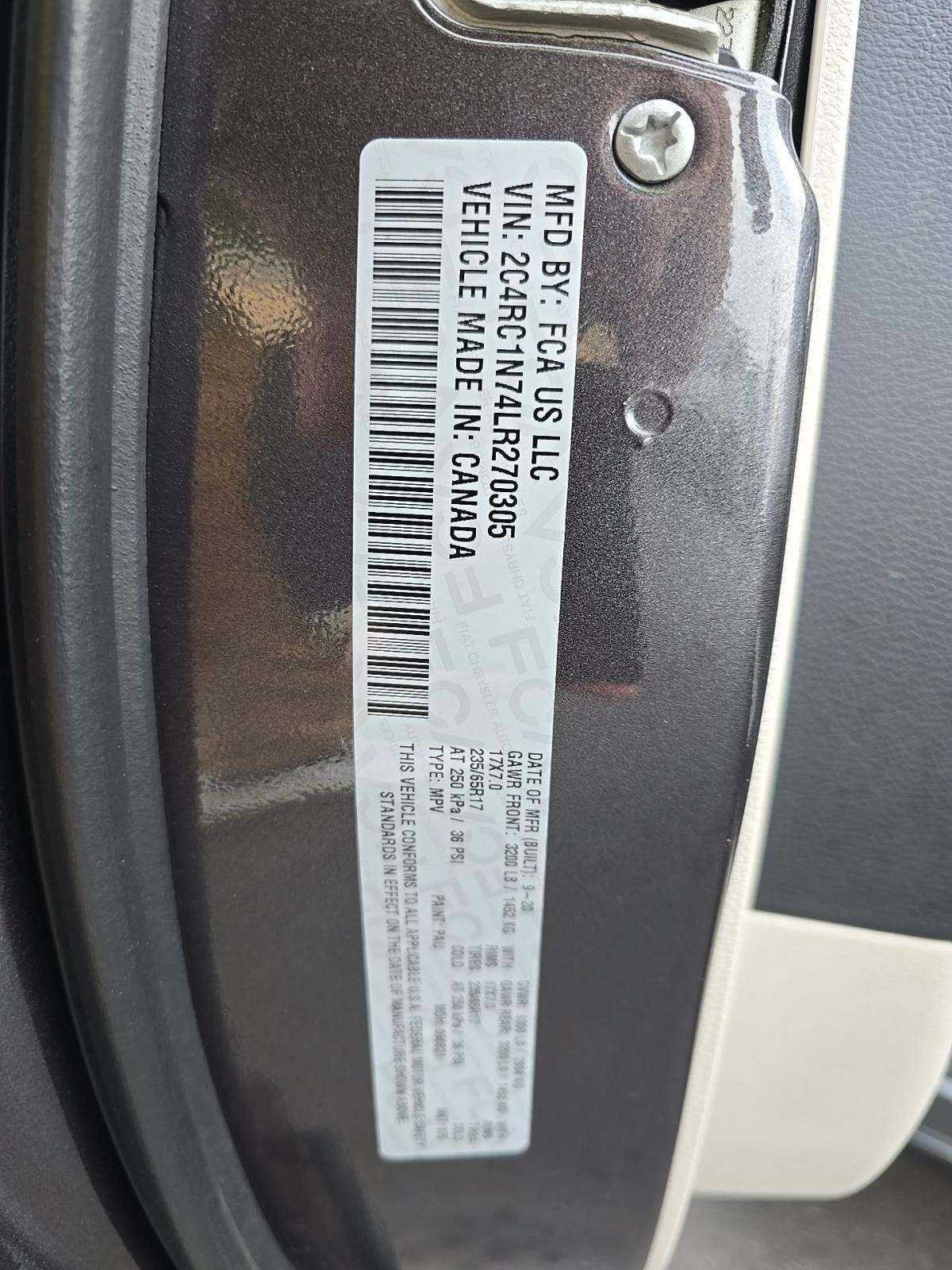 2020 Chrysler Pacifica Hybrid Limited FWD