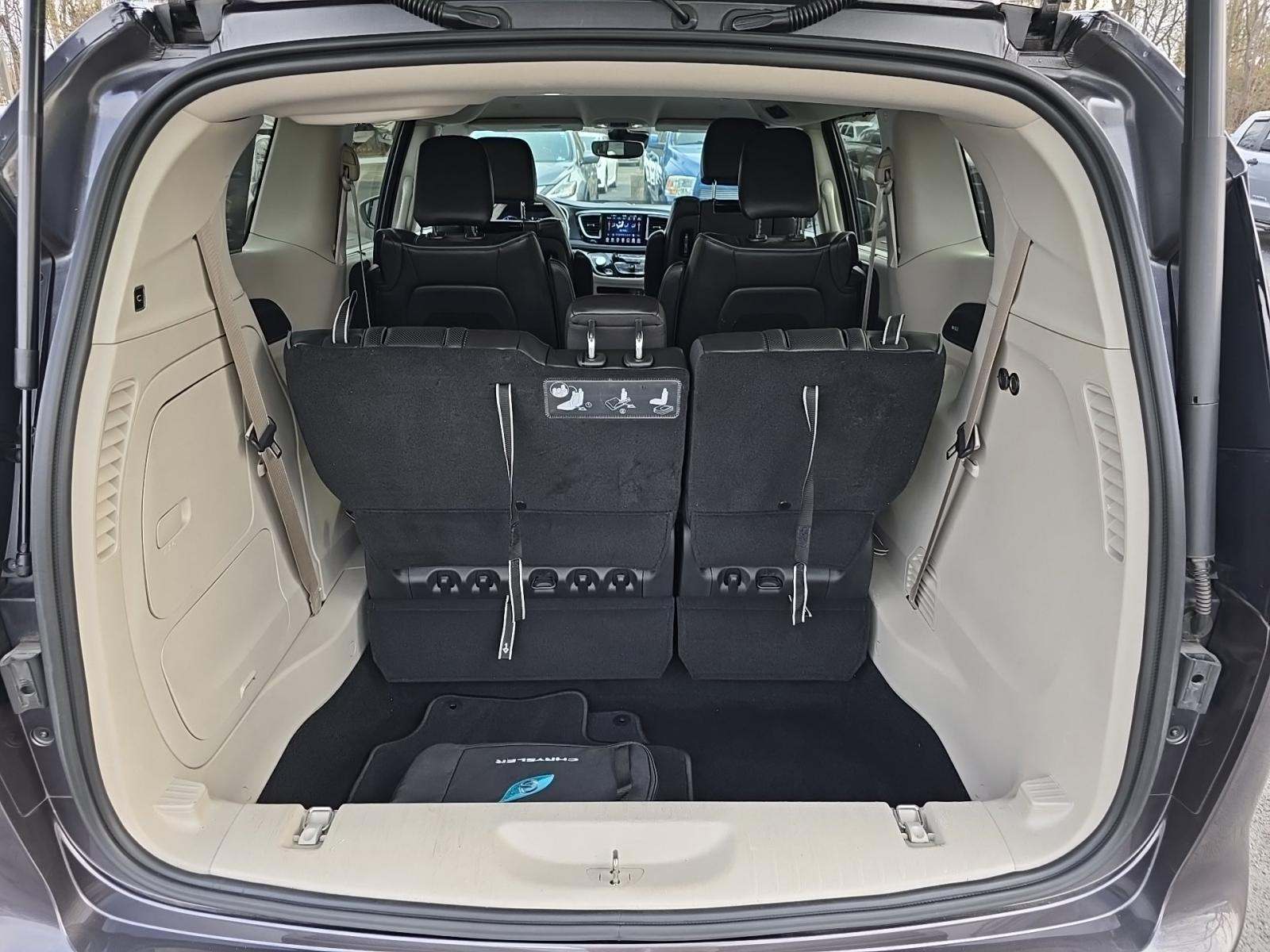 2020 Chrysler Pacifica Hybrid Limited FWD