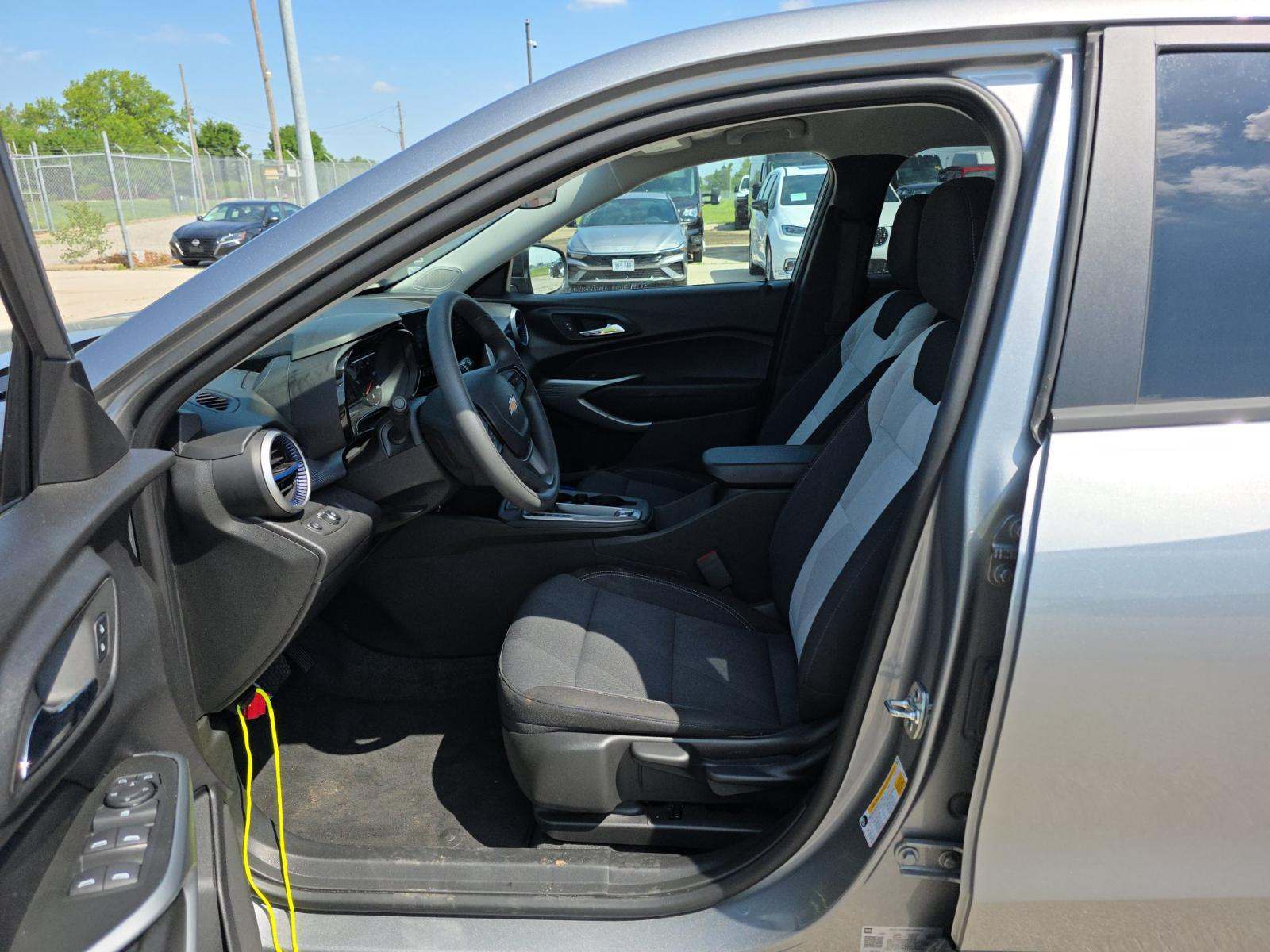 CHEVROLET TRAX - 2