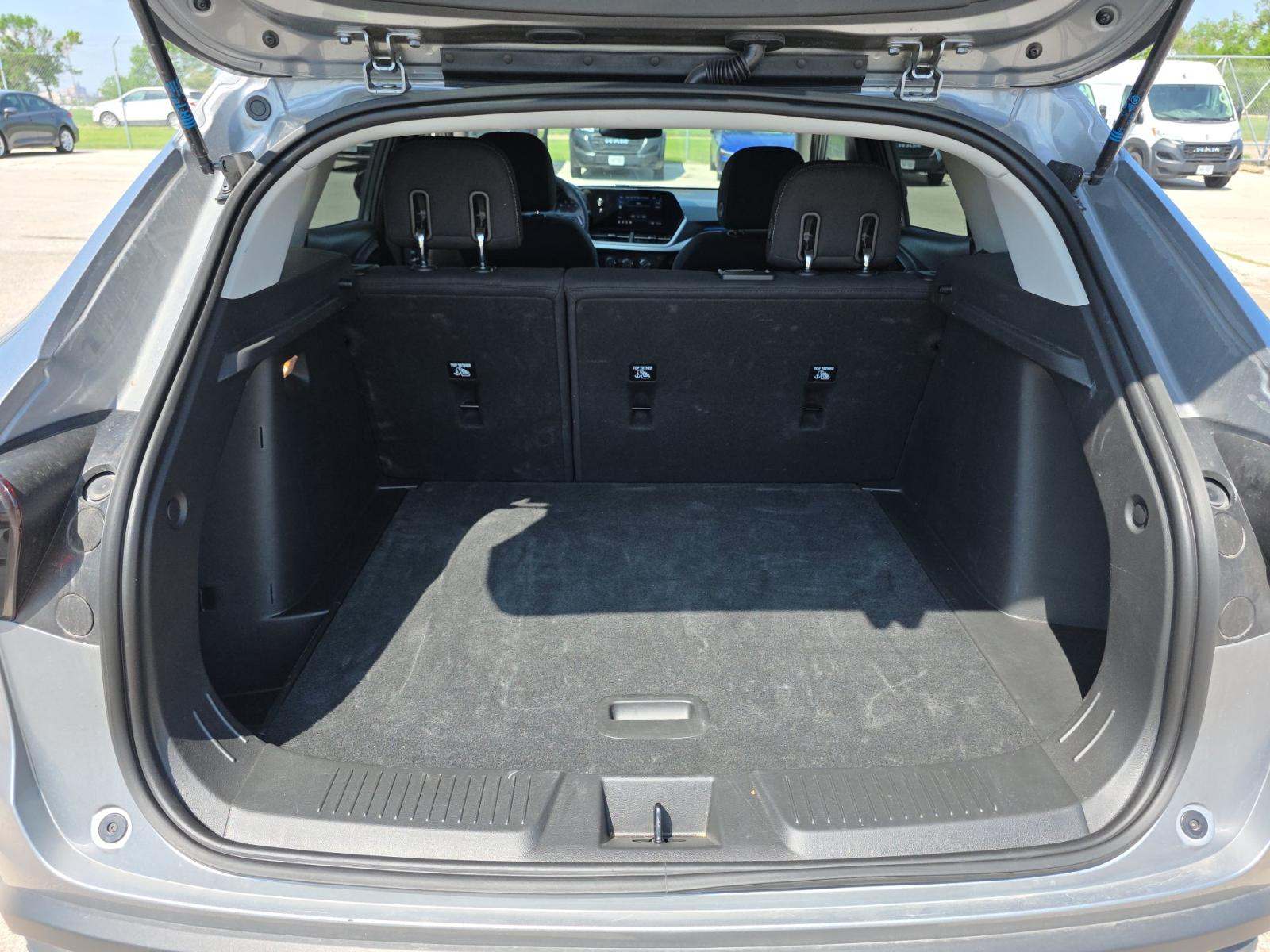 CHEVROLET TRAX - 10