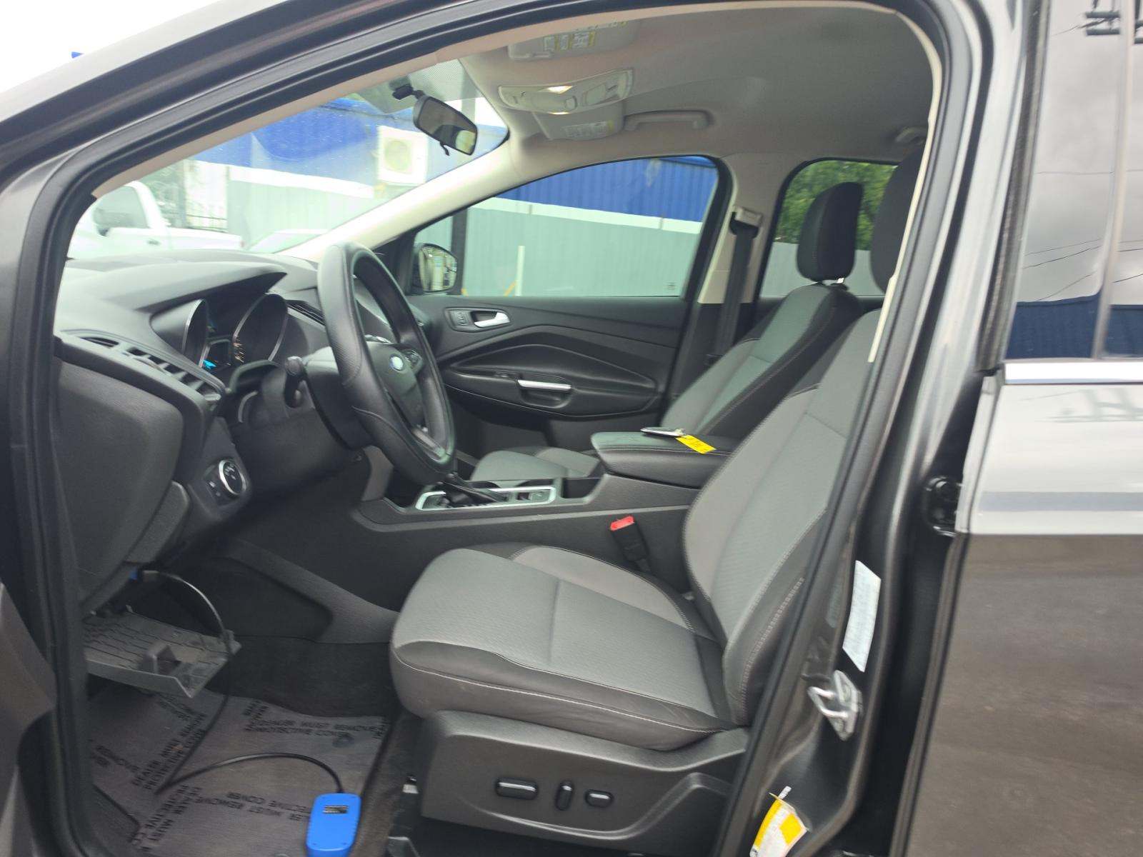 FORD ESCAPE - 2