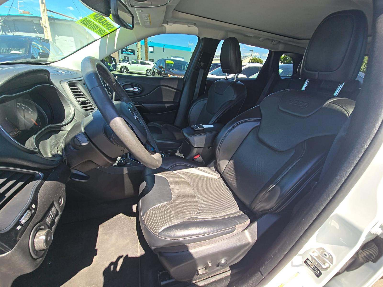 2023 Jeep Cherokee Altitude AWD