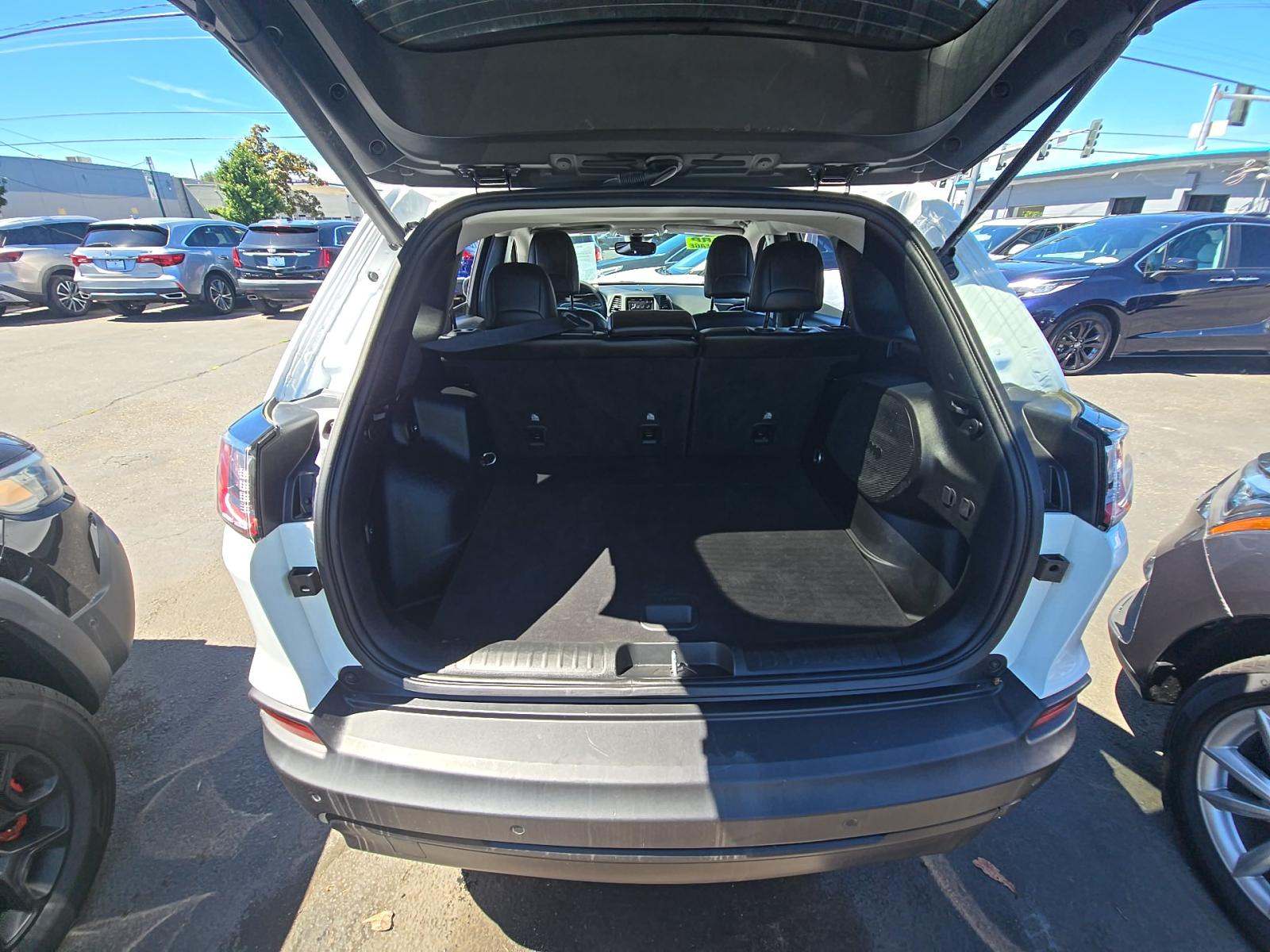 2023 Jeep Cherokee Altitude AWD