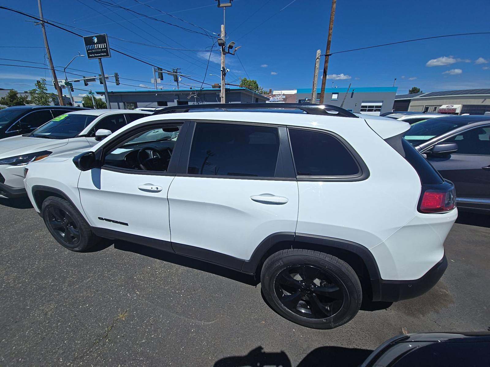 2023 Jeep Cherokee Altitude AWD
