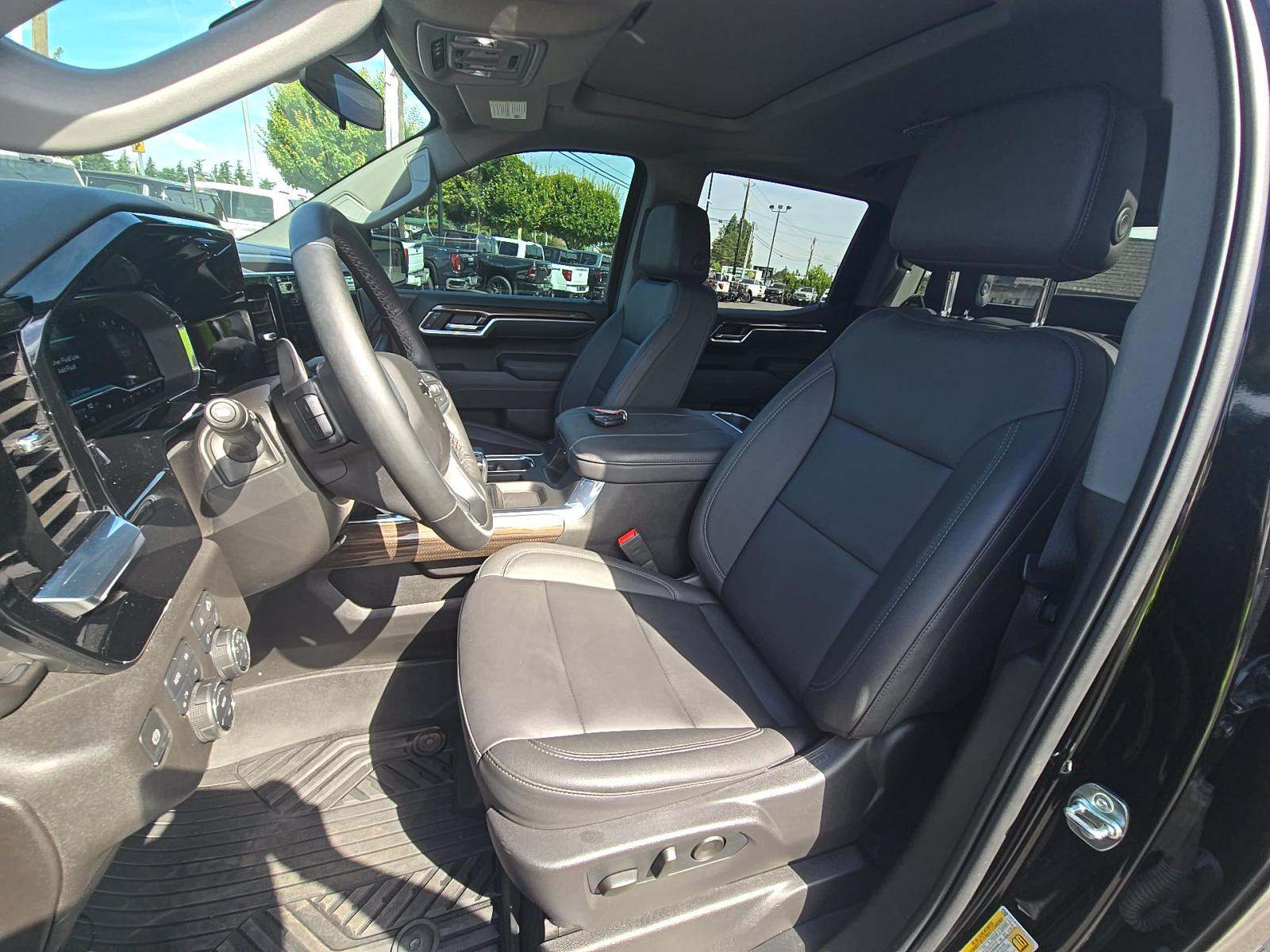 2025 Chevrolet Silverado 1500 RST AWD