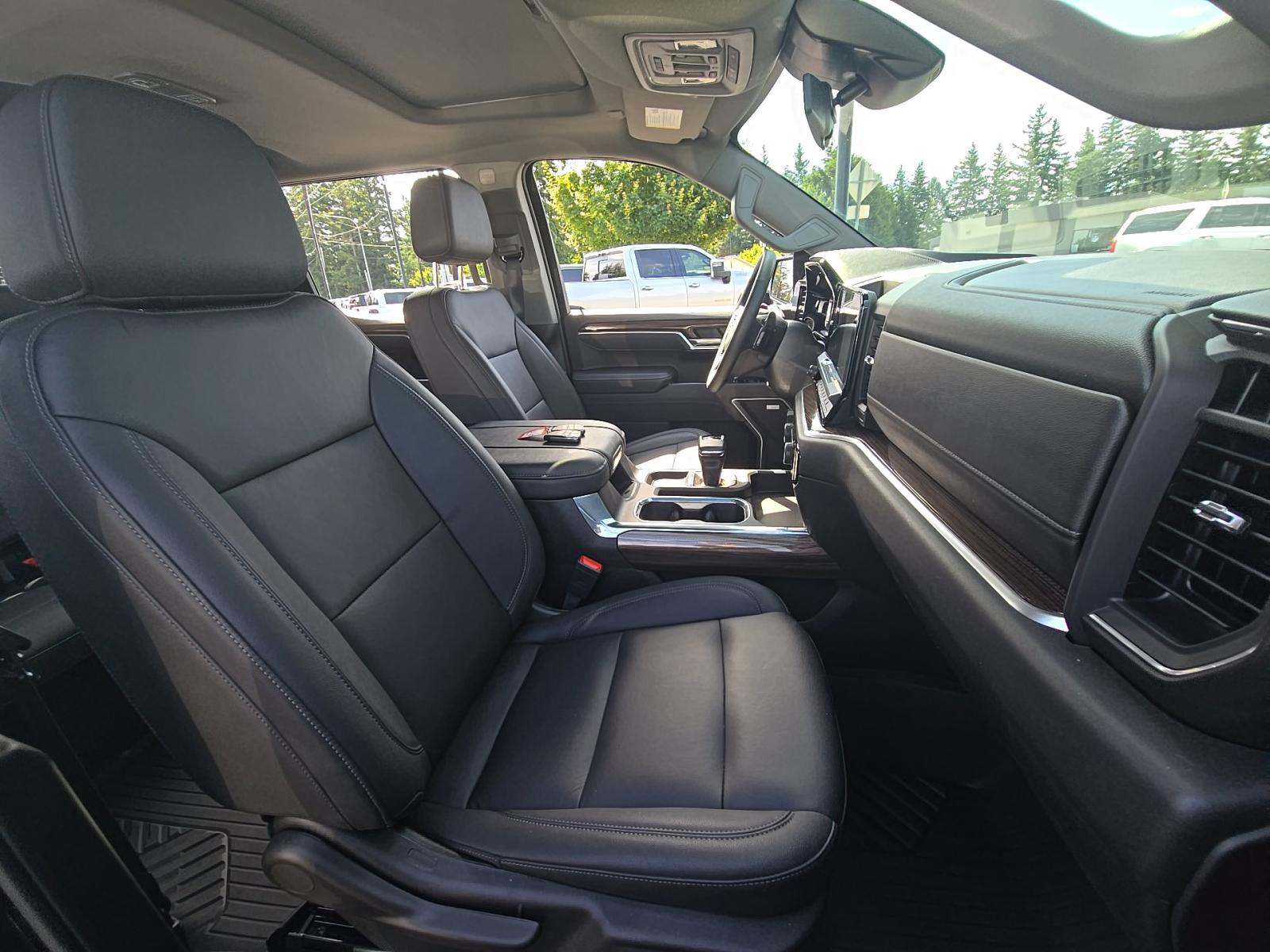 2025 Chevrolet Silverado 1500 RST AWD