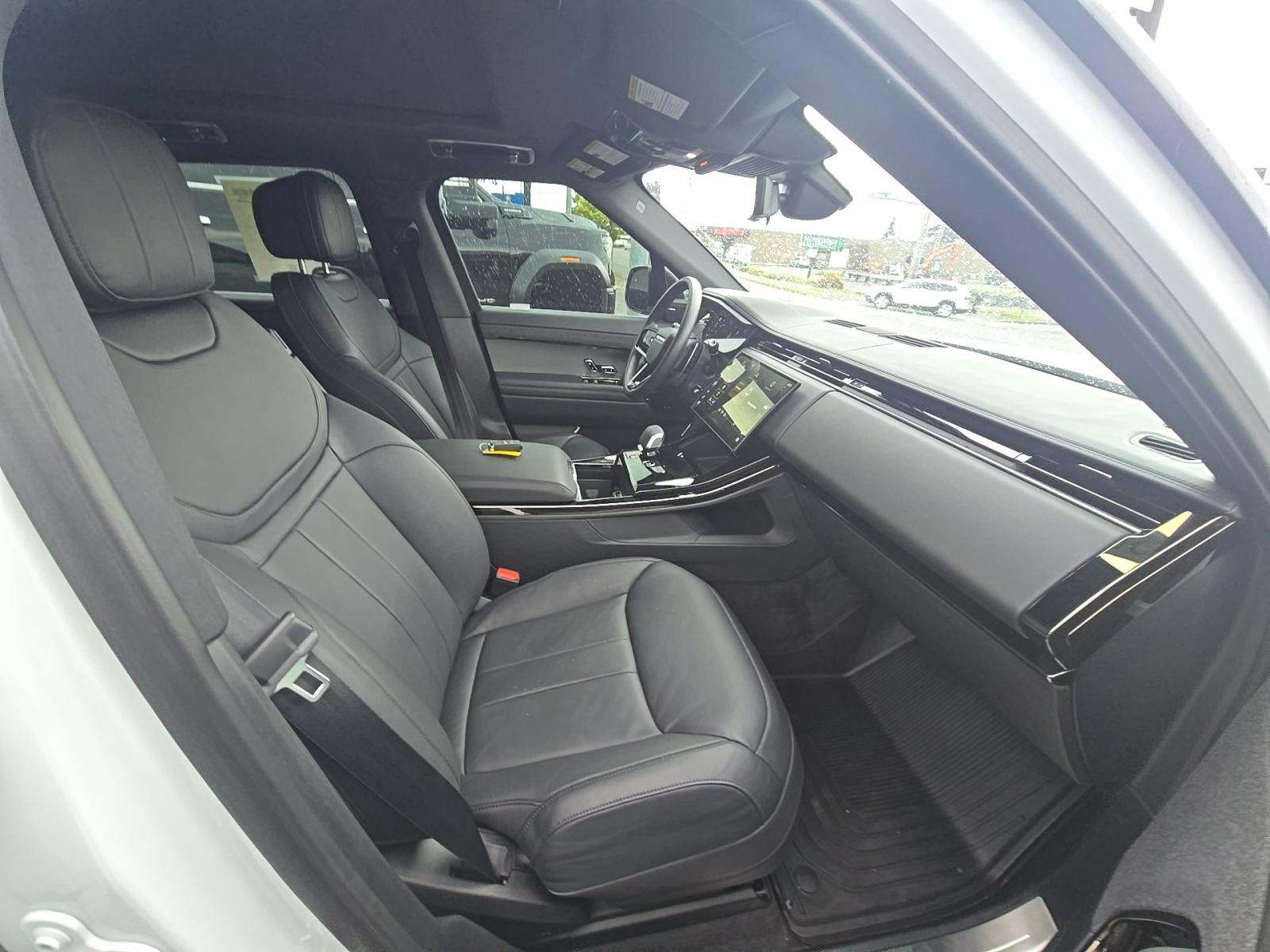 2025 Land Rover Range Rover Sport Dynamic SE AWD