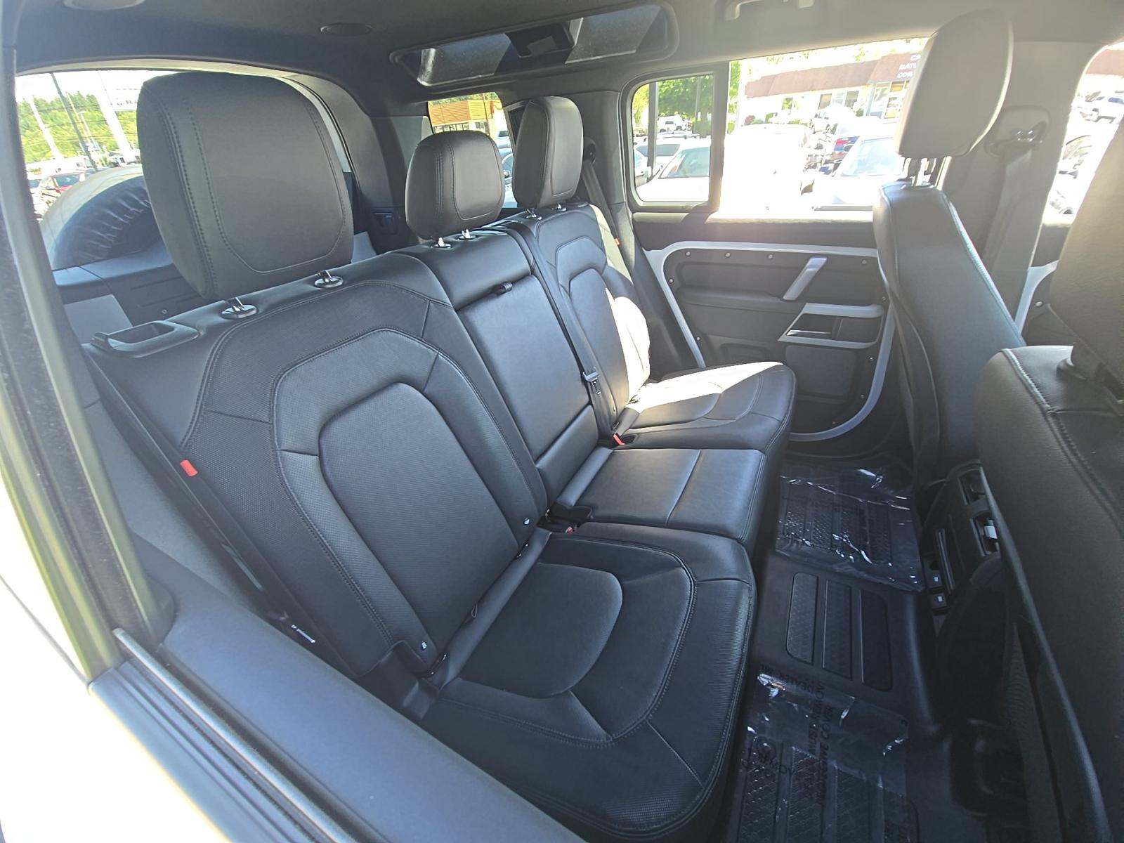 2023 Land Rover Defender 110 X-Dynamic SE AWD