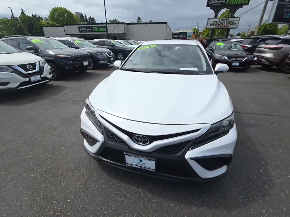 2024 Toyota Camry SE FWD