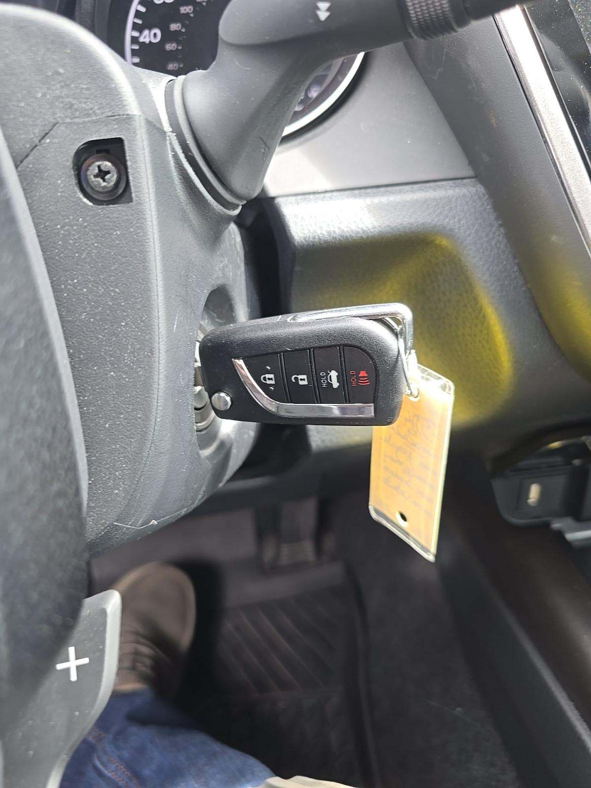 2024 Toyota Camry SE FWD