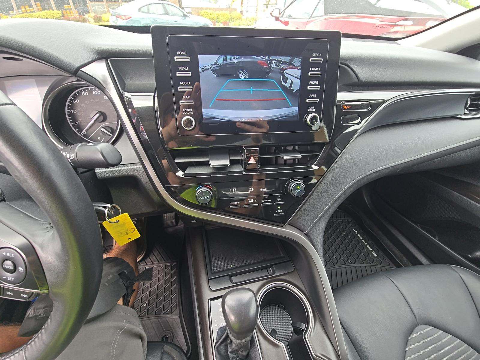 2024 Toyota Camry SE FWD