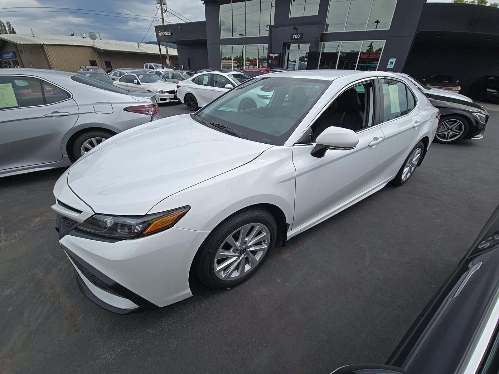 2024 Toyota Camry SE FWD