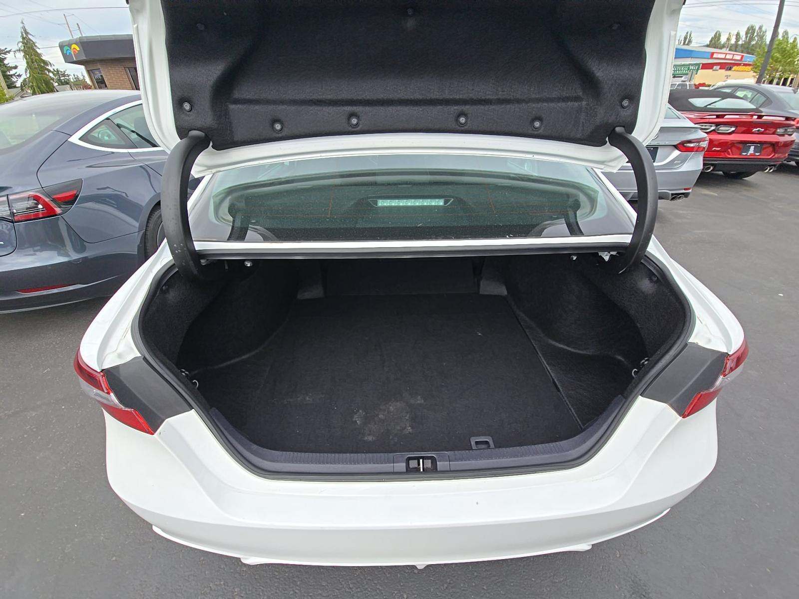 2024 Toyota Camry SE FWD