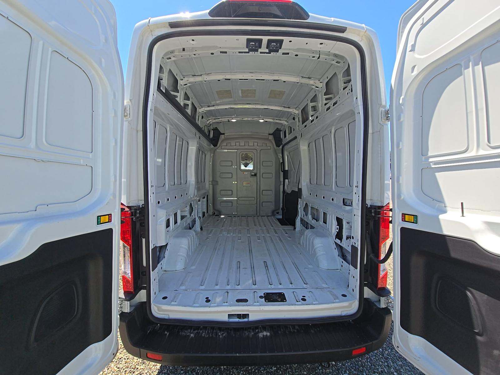 FORD TRANSIT 250 - 10