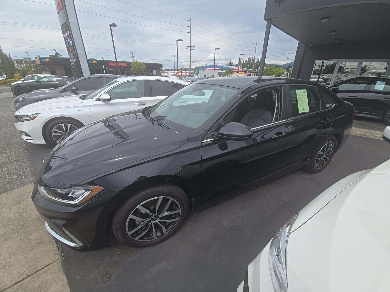 2025 Volkswagen Jetta 1.5T SE FWD