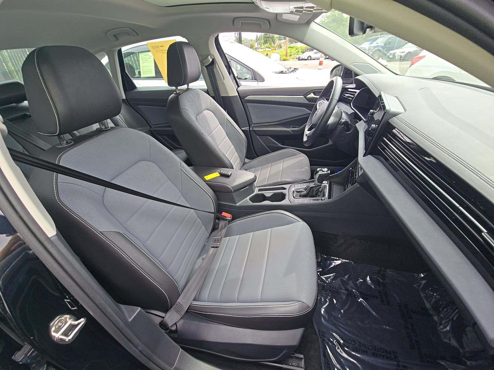 2025 Volkswagen Jetta 1.5T SE FWD