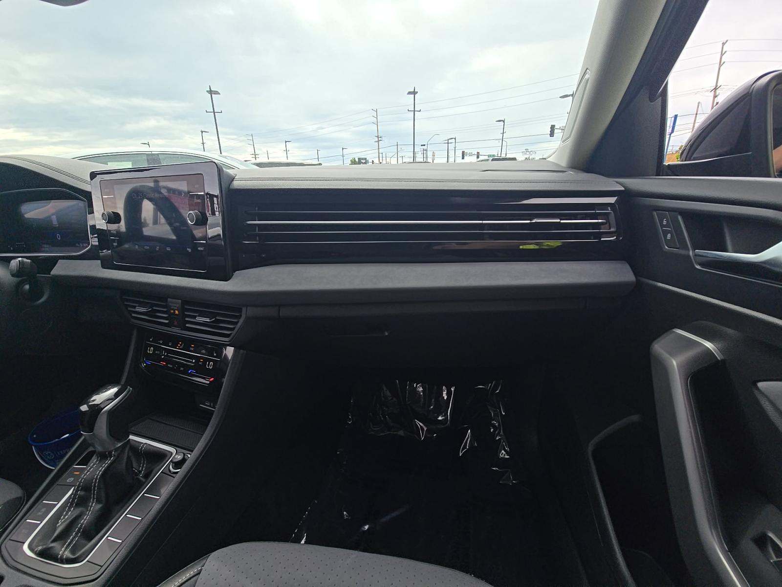 2025 Volkswagen Jetta 1.5T SE FWD