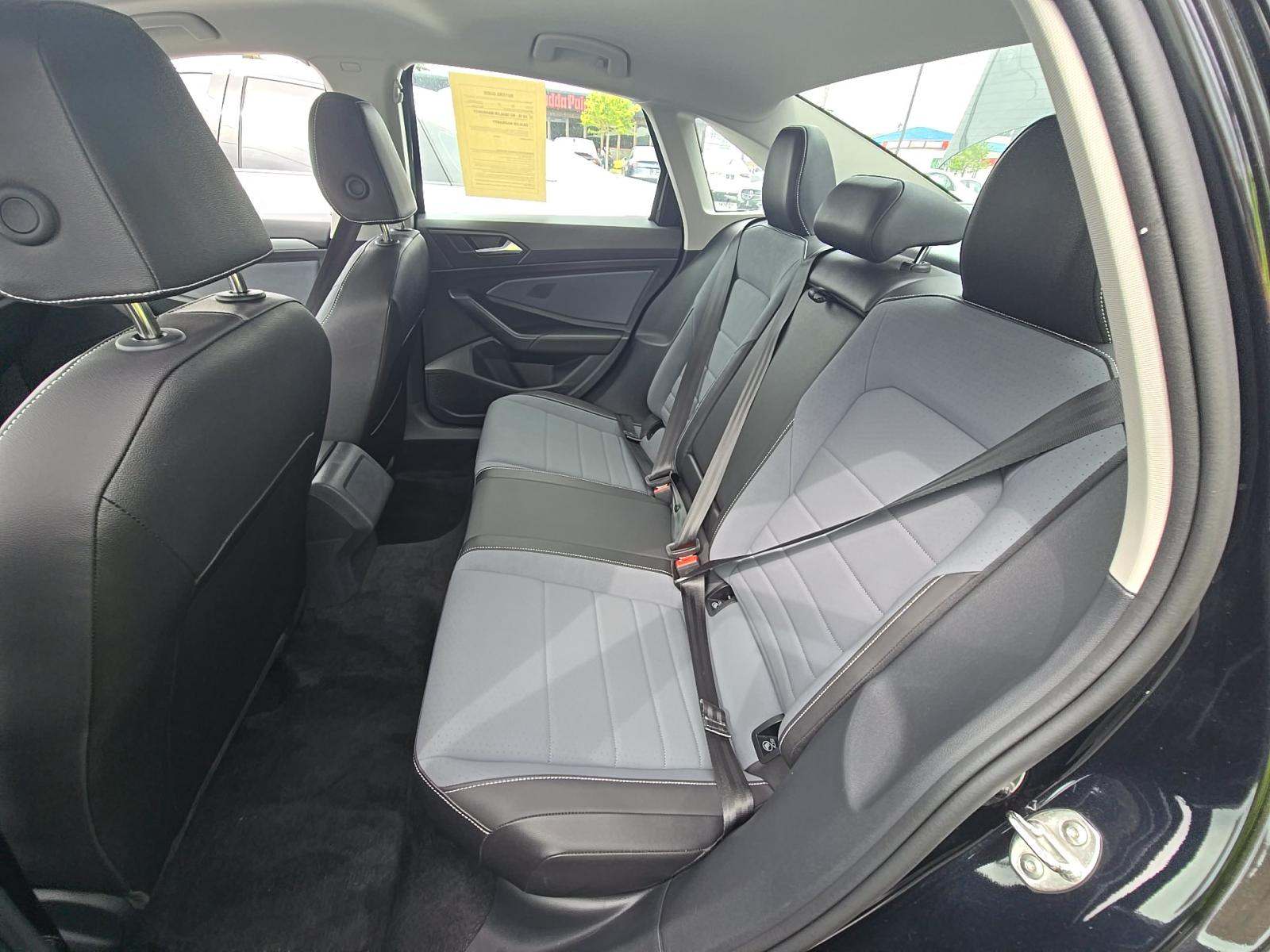 2025 Volkswagen Jetta 1.5T SE FWD