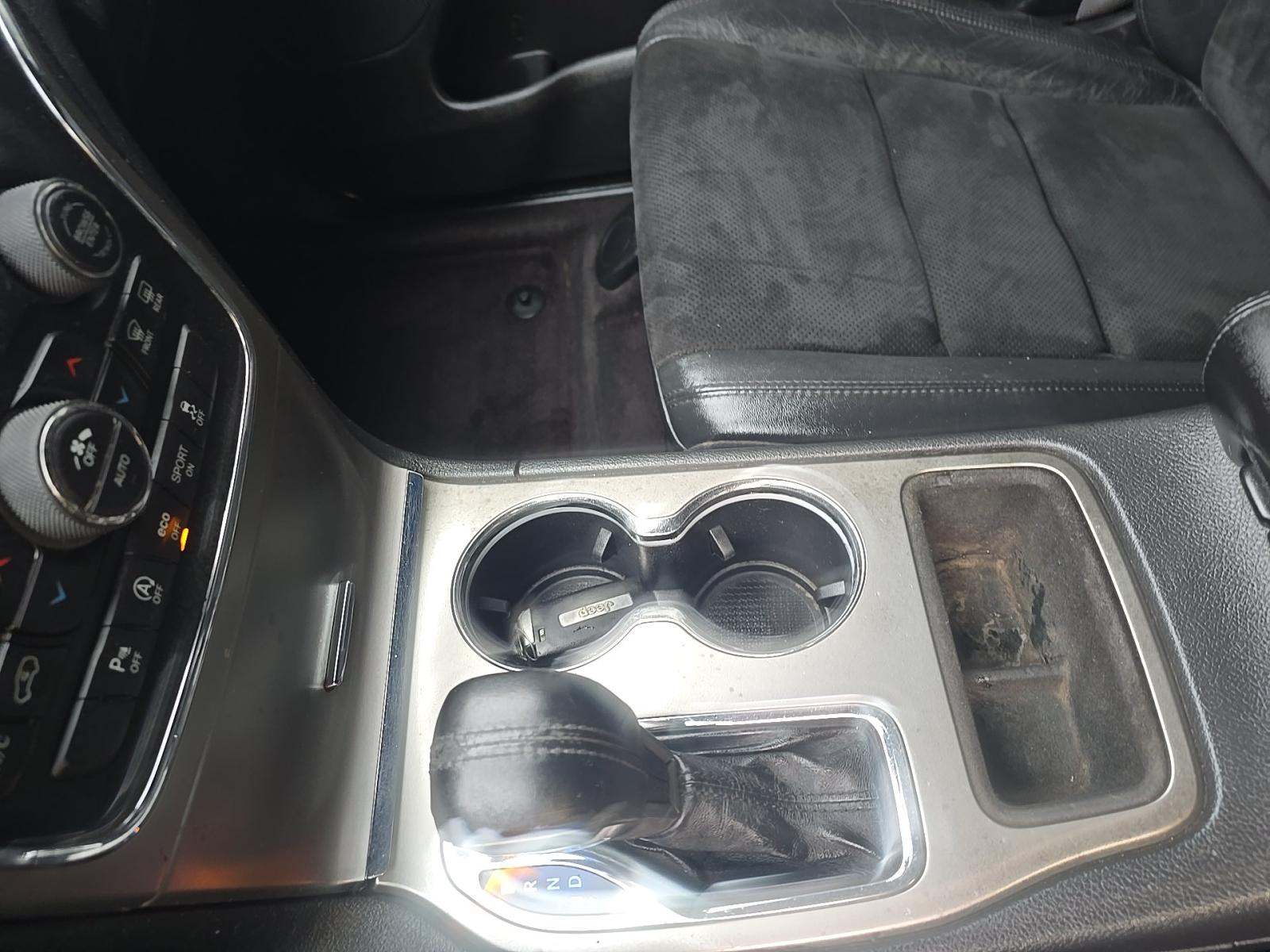 JEEP LAREDO ALTITUDE EDITION - 8