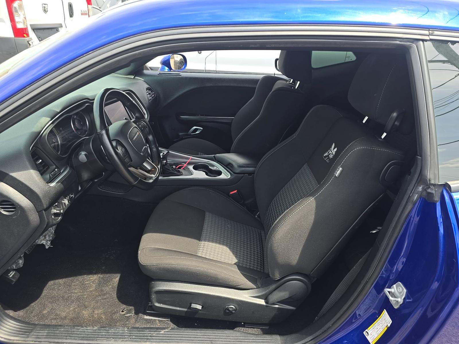 DODGE CHALLENGER - 6